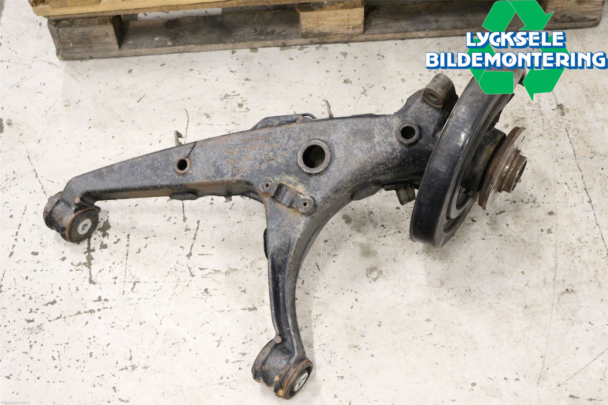 Volkswagen VW TRANSP/CARAVELLE (T6) 16-22 Bärarm Bak Höger
