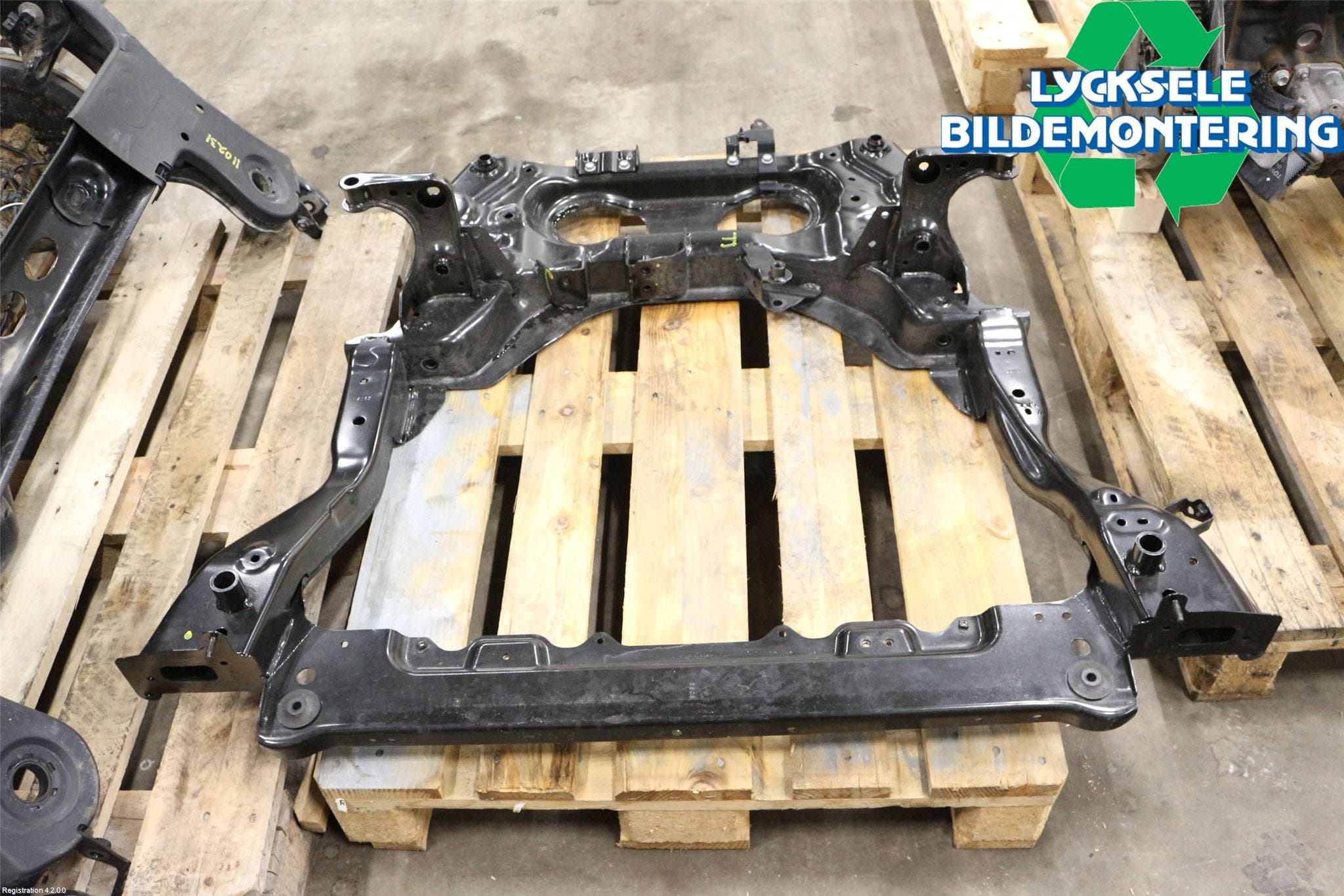 Nissan X-TRAIL T33 22- Framvagnsbalk