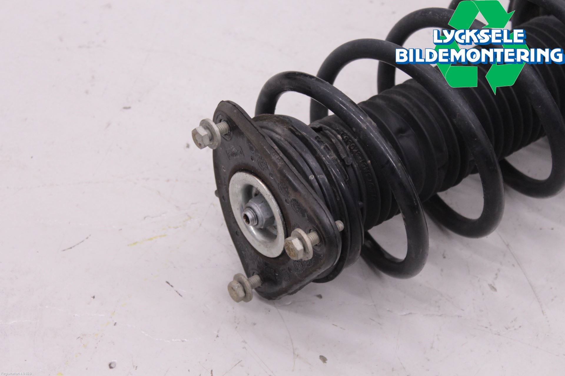 Ford FOCUS 15-18 Fjäderben Fram Vänster