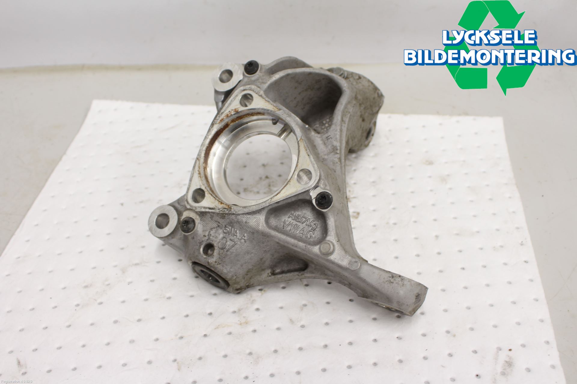 Audi A3/S3 8Y 21- Styrspindel Lagerhus Vä