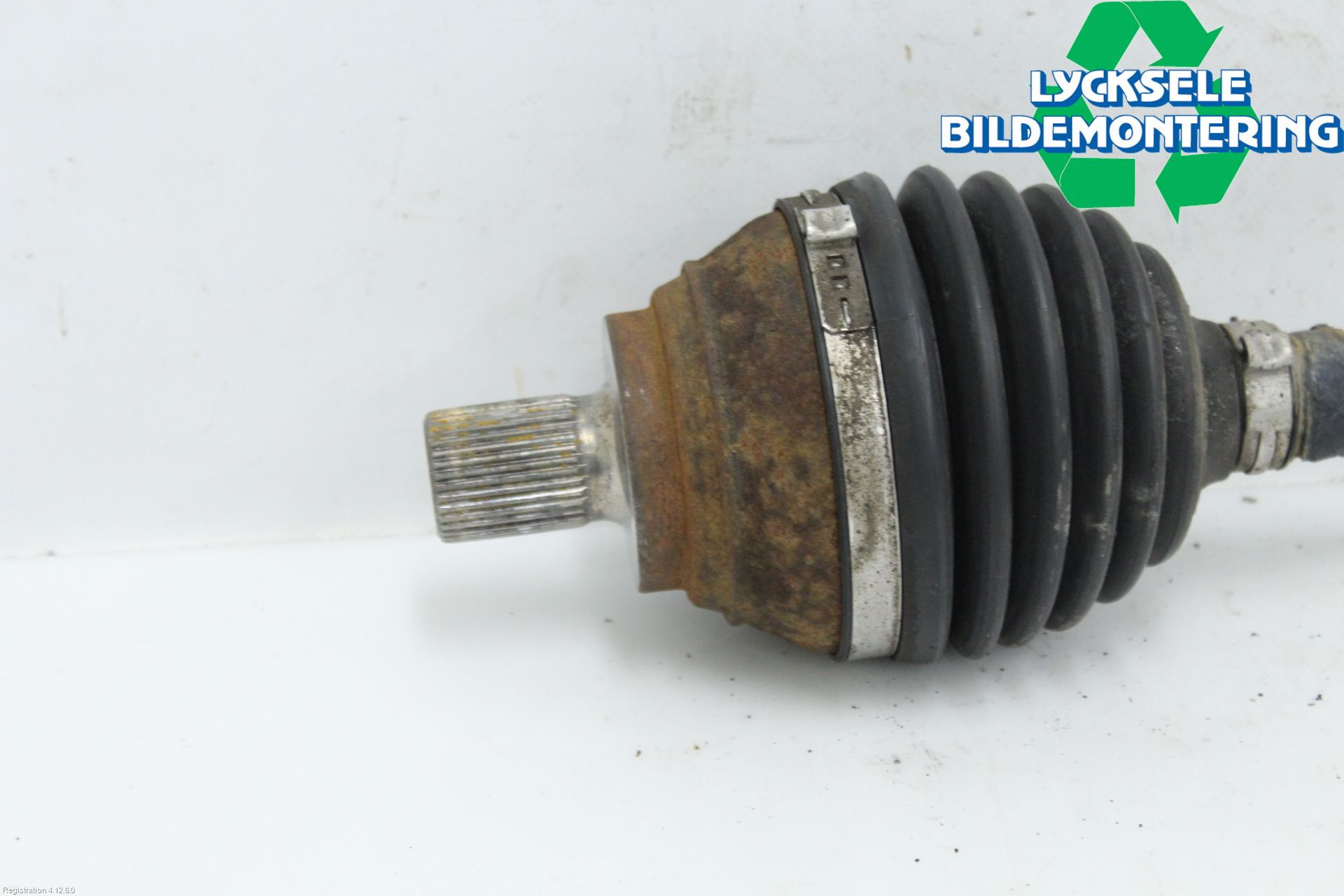 Volkswagen VW GOLF SPORTSVAN 15-20 Drivaxel Fram Vänster