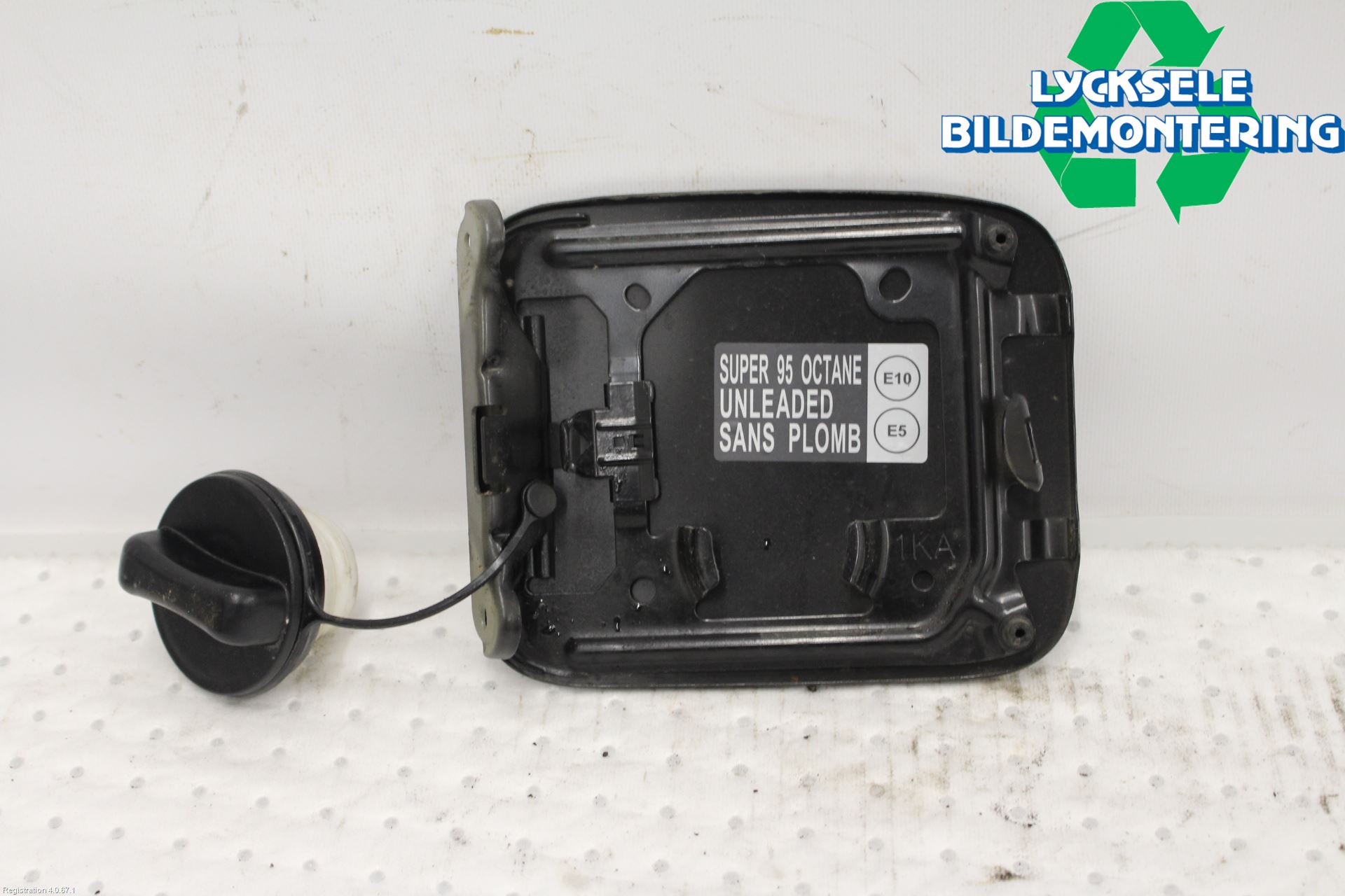 Nissan JUKE 14-19 Tanklucka