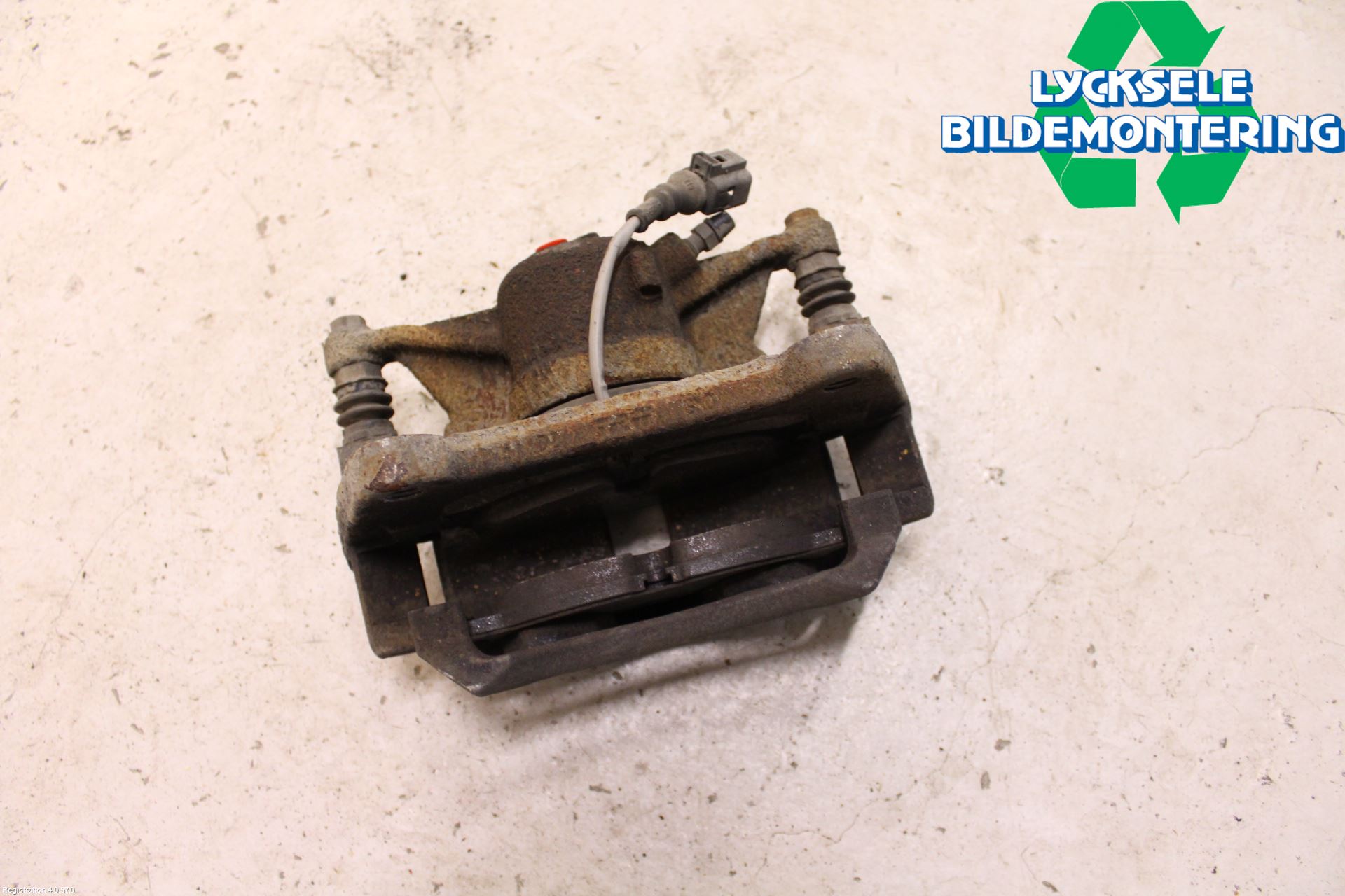 Volkswagen VW PASSAT 15-19 Bromsok Fram Höger