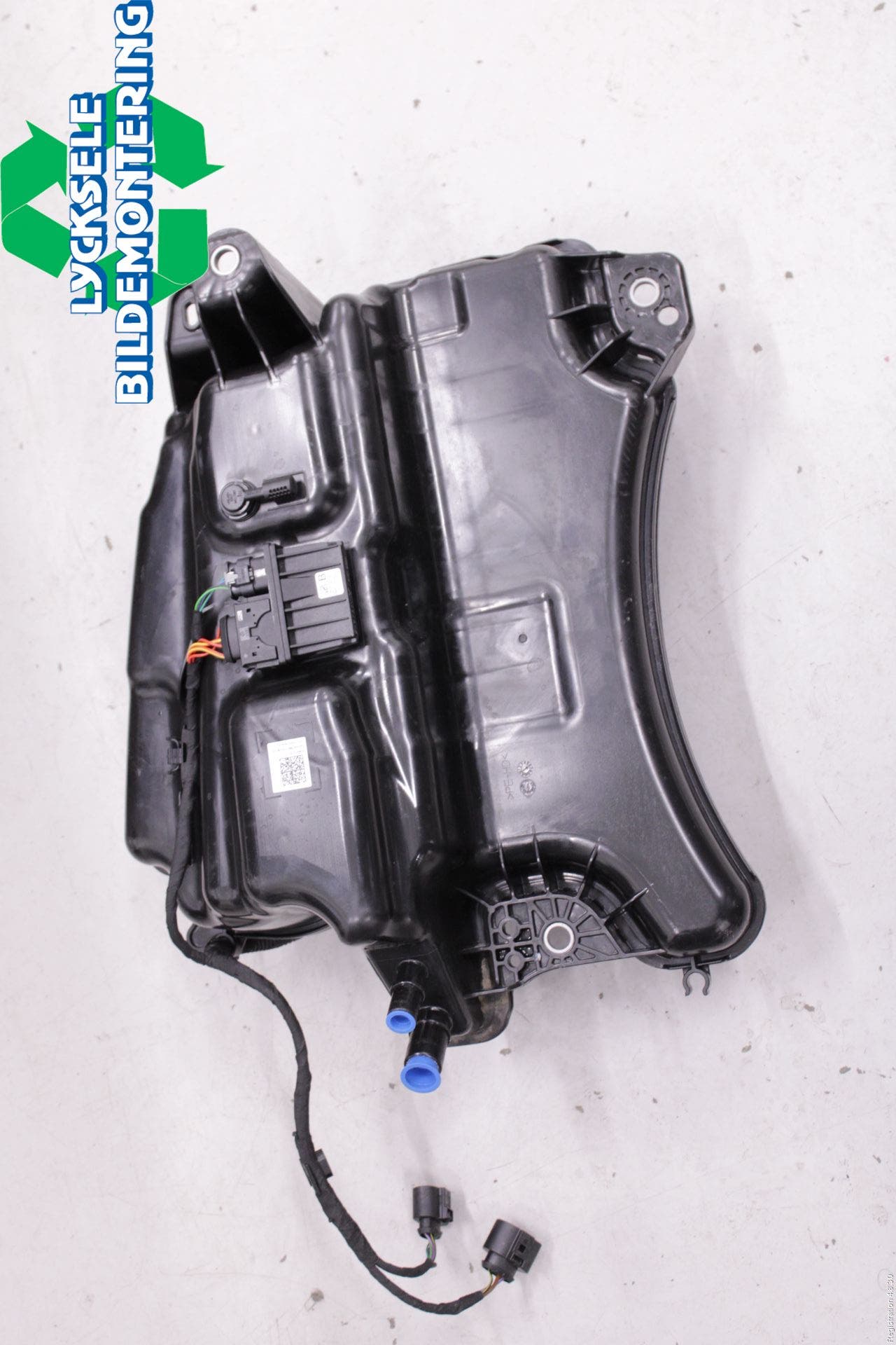 Volkswagen VW GOLF / E-GOLF VIII 20- Adblue Tank