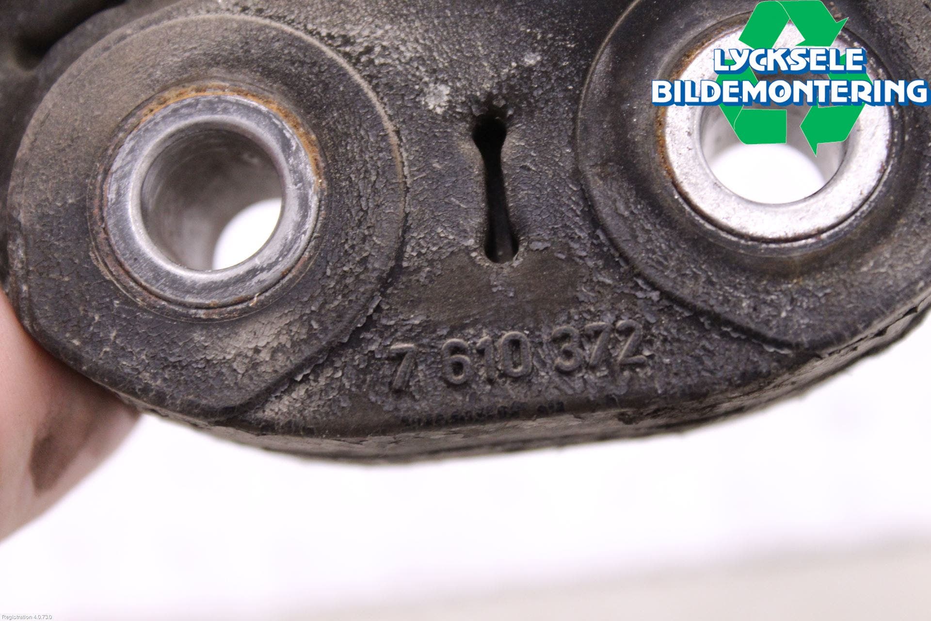 BMW 3 F30/F31/F80 12-19 Mellanaxel Gummiknut