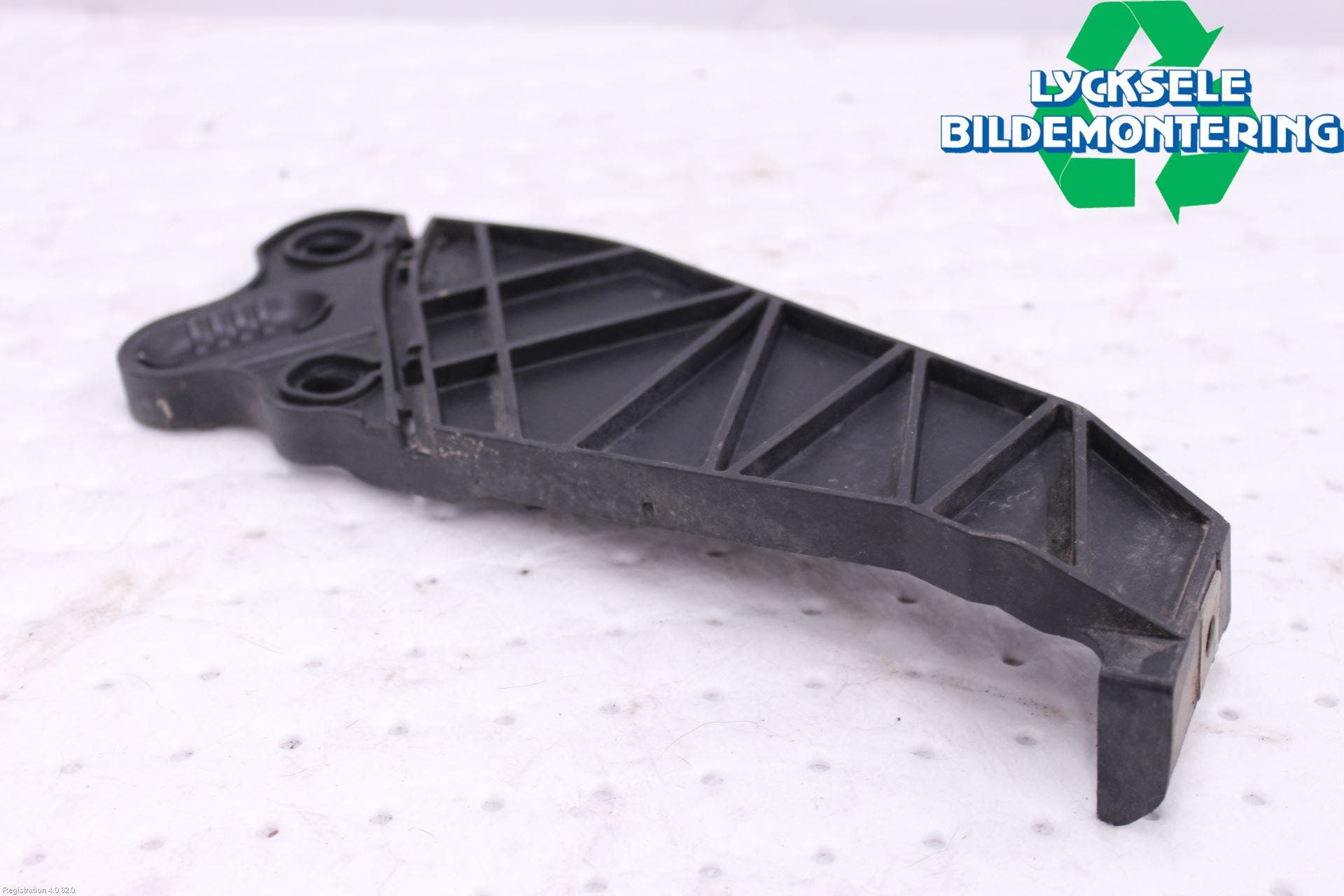 Mercedes-Benz MB A-KLASS (W176) 13-18 Stötfångarfäste Bak Vä