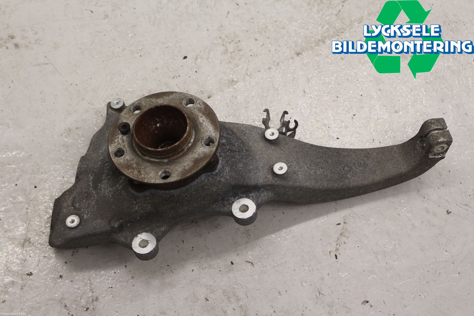 BMW 5 F10/F11/F18 09-17 Styrspindel Lagerhus Vä