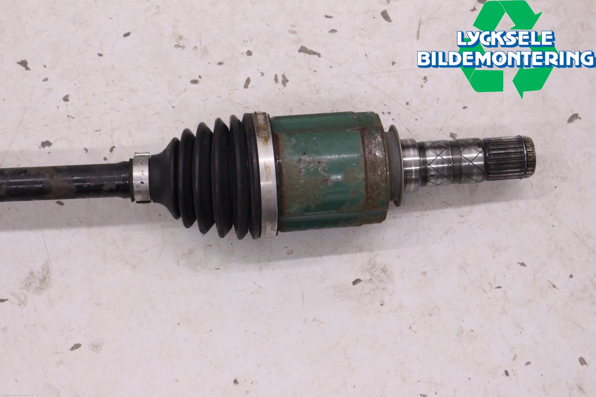 Subaru OUTBACK 10-15 Drivaxel Fram Höger