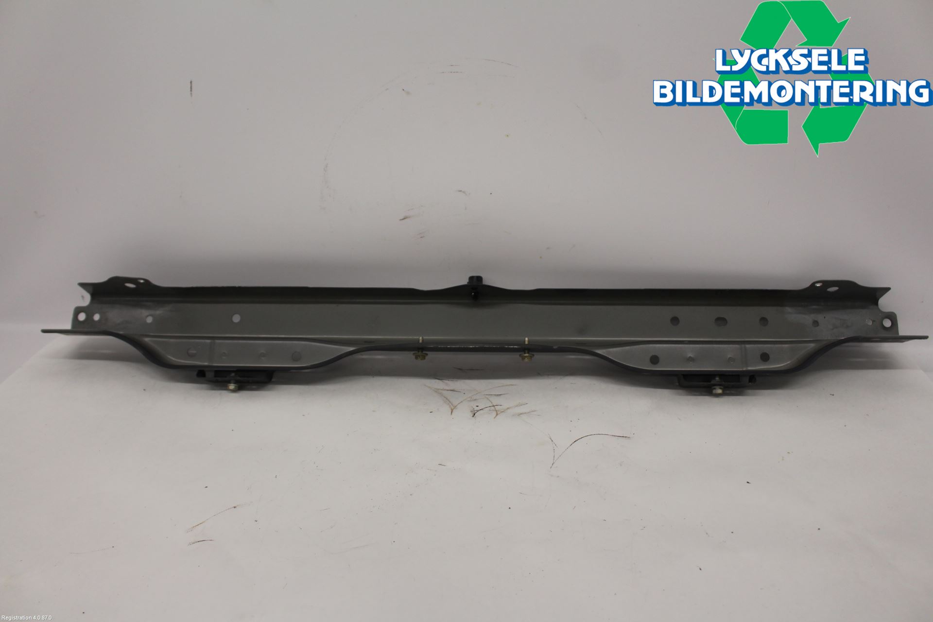 Isuzu D-MAX Front Huvlåsplåt-Balk