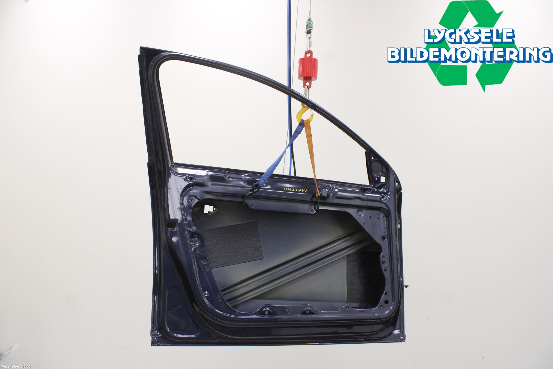 Volkswagen VW PASSAT 11-14 Dörr Fram Vänster