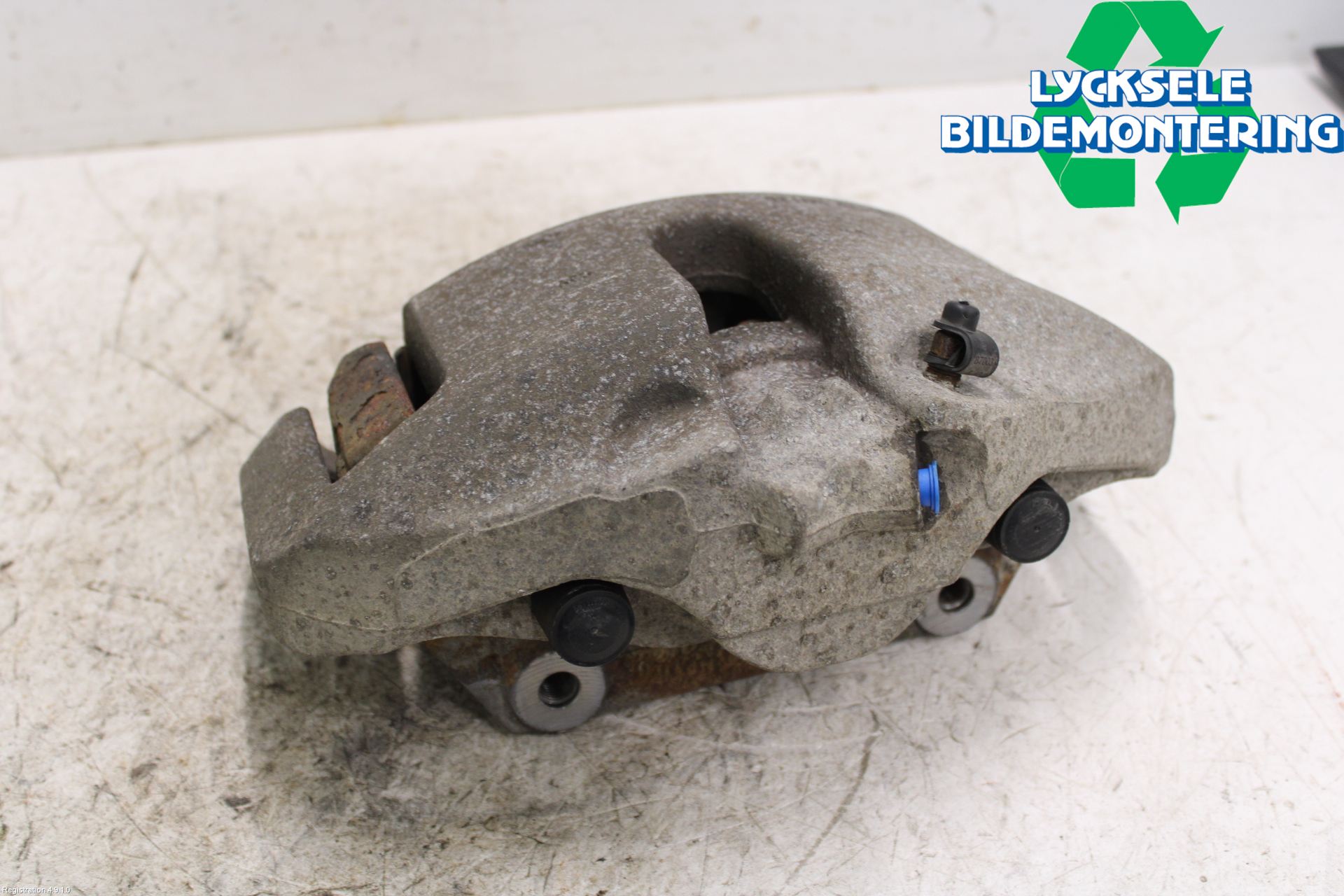 BMW 5 F10/F11/F18 09-17 Bromsok Fram Vänster