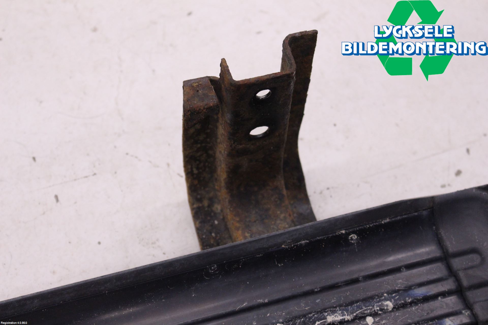 Nissan PATROL Fotsteg