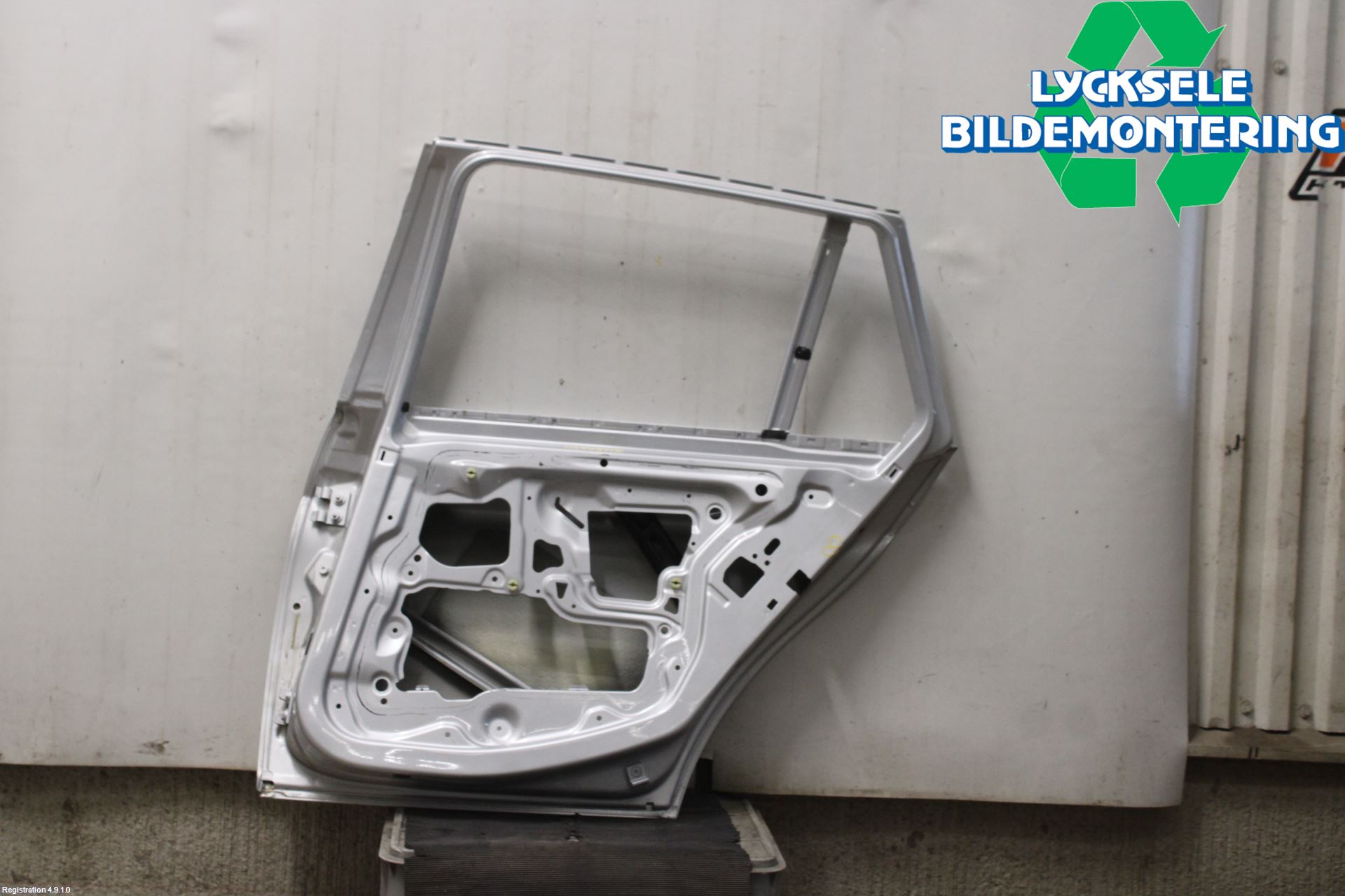 BMW 3 E90/91 SED/TOU 05-12 Dörr Bak Höger