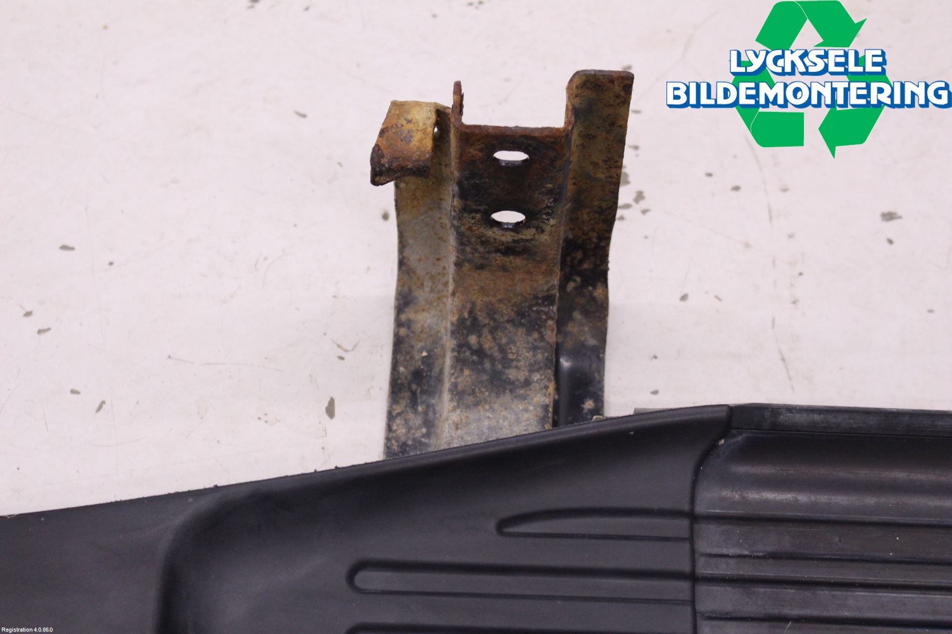 Nissan PATROL Fotsteg