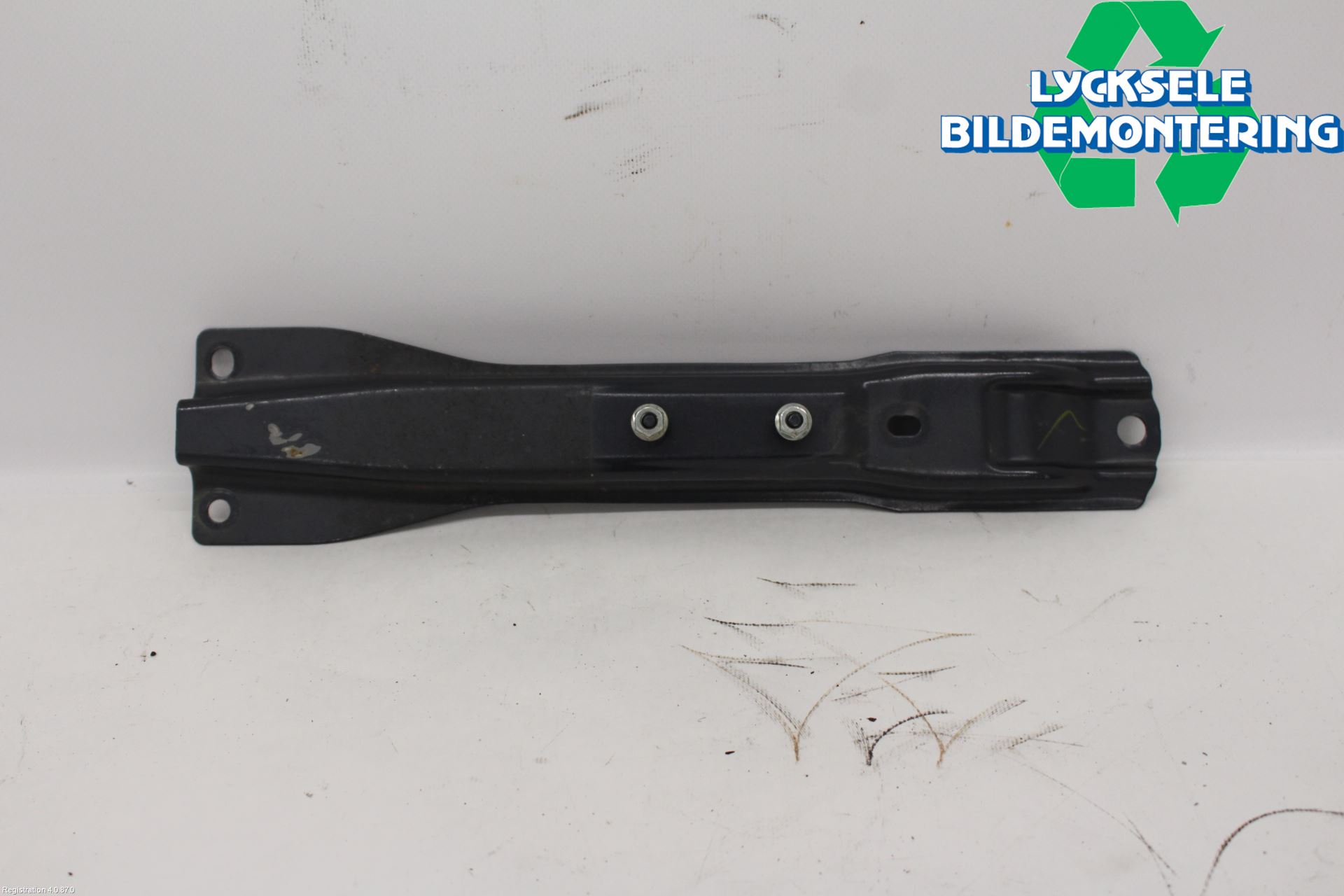 Isuzu D-MAX Front Huvlåsplåt-Balk