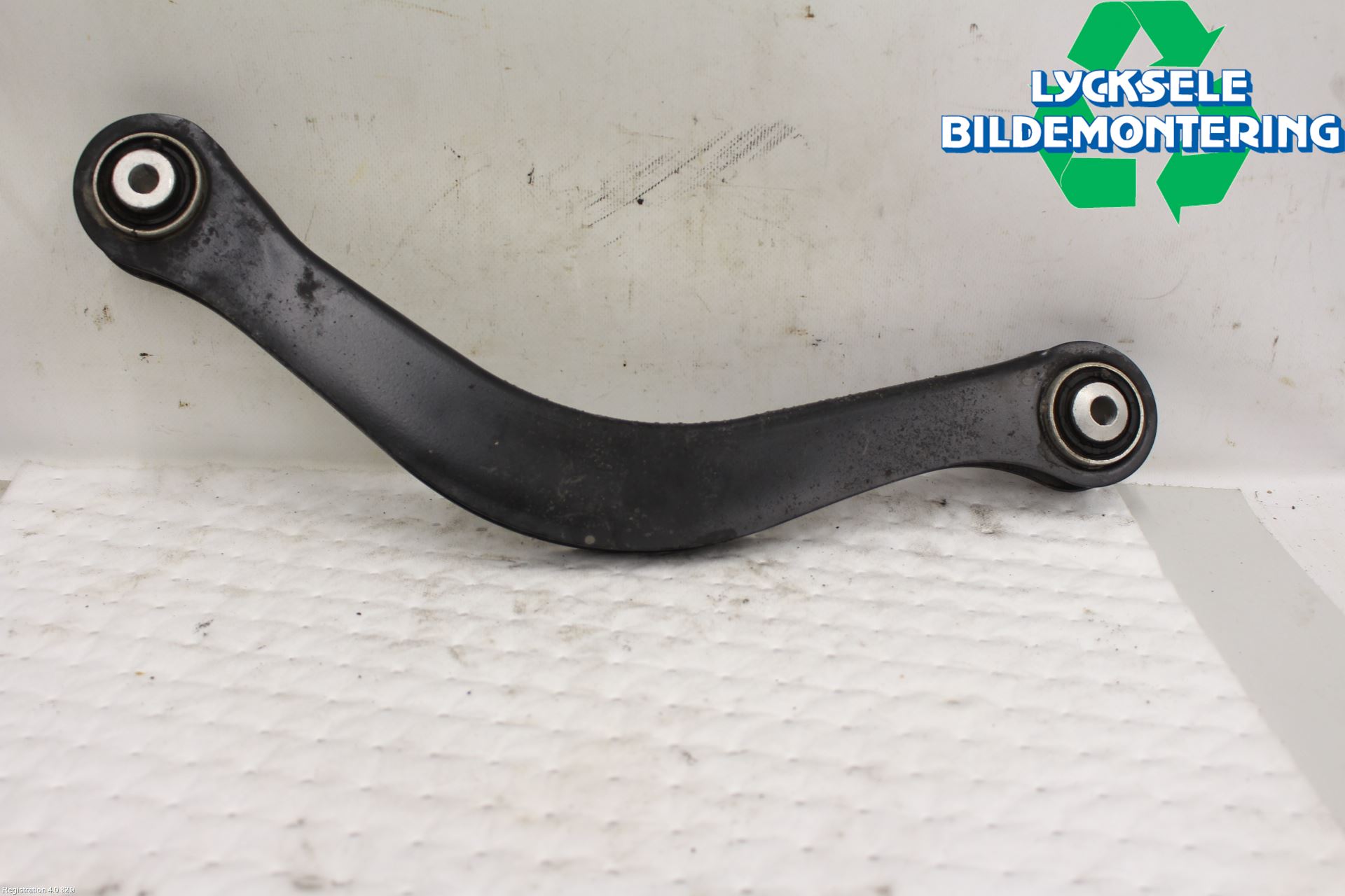 Audi A4/S4 B9 20- Bärarm Bak Övre Vänster