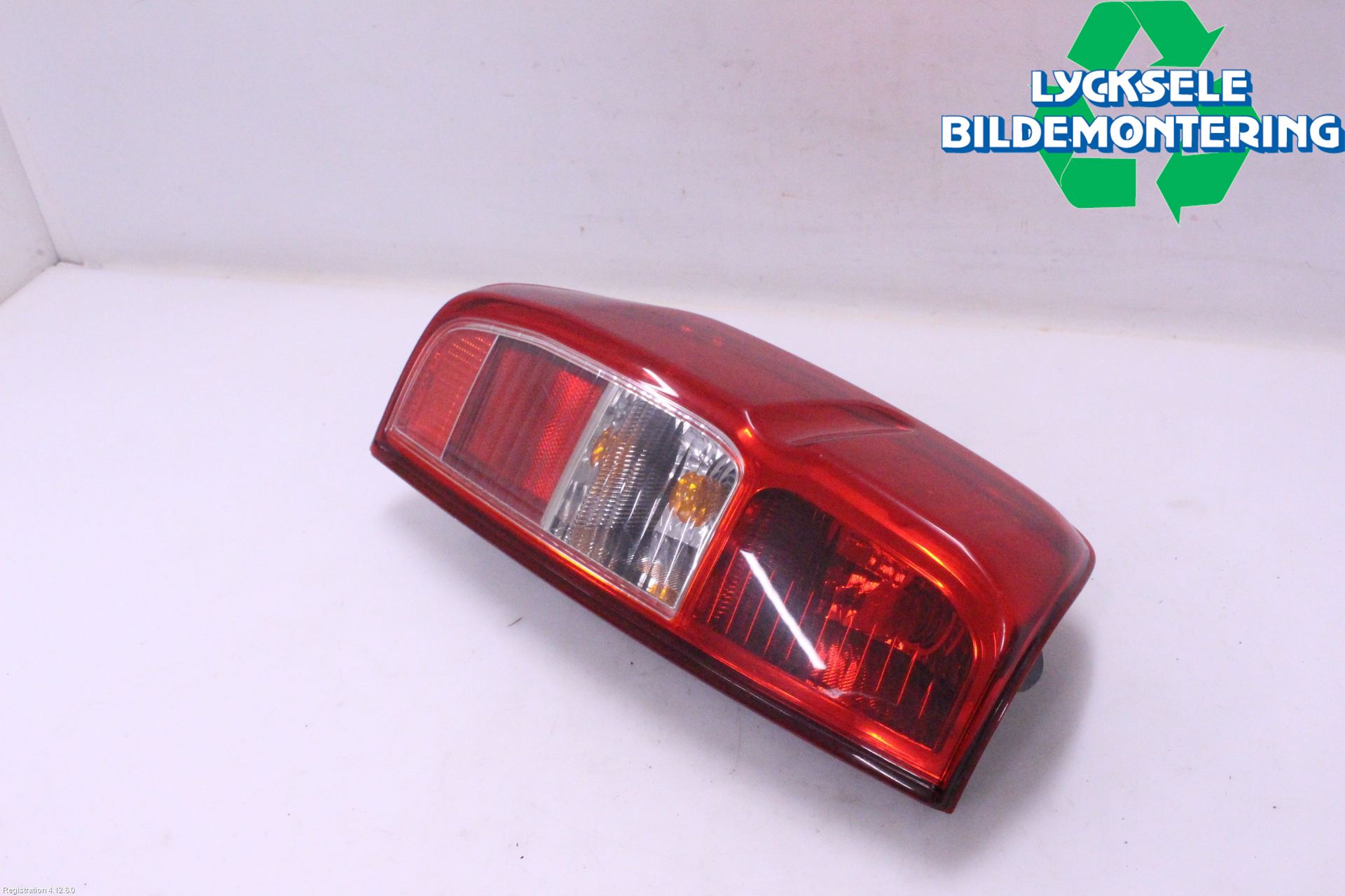 Nissan NAVARA 05-16 Bakljus Vänster