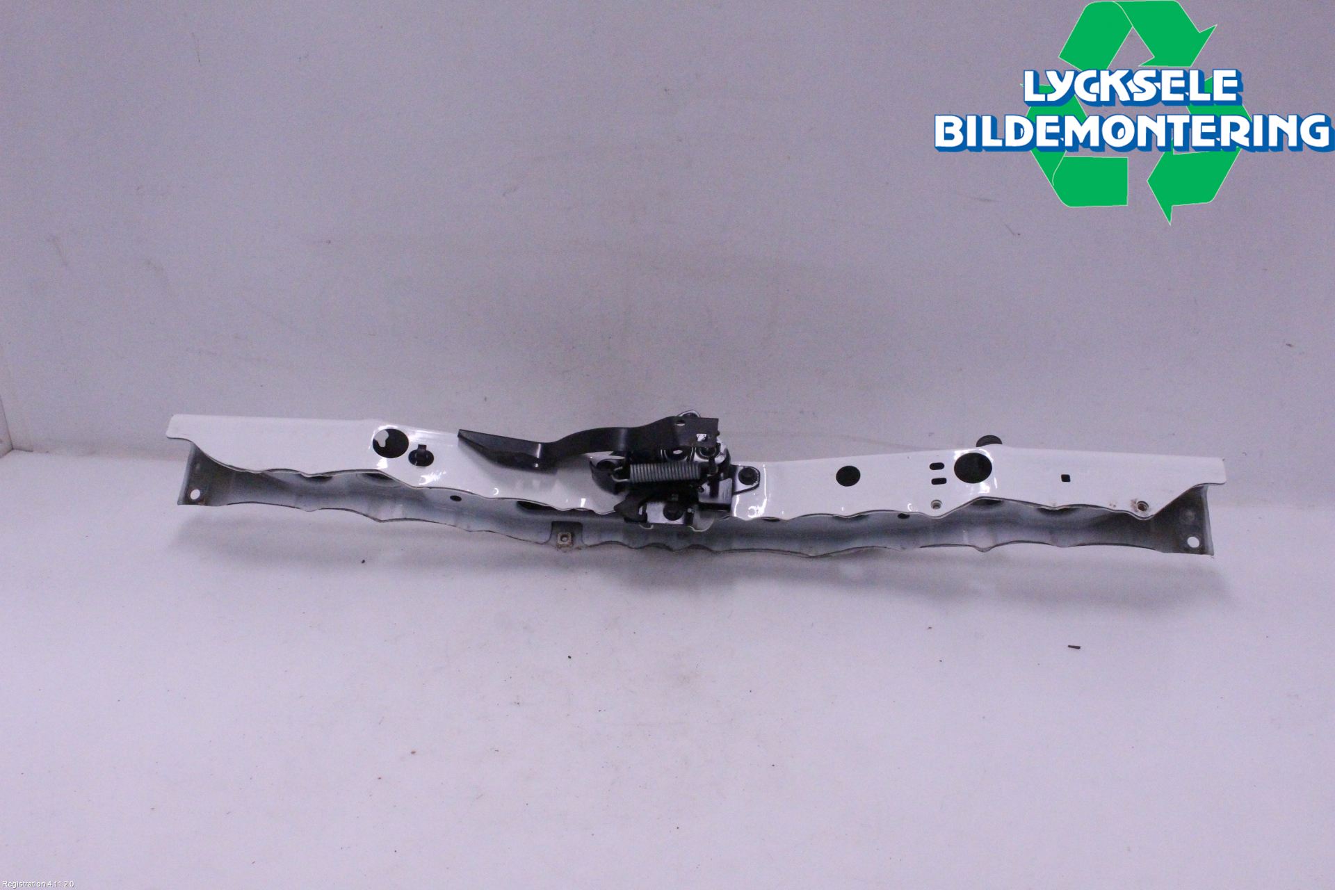 Toyota VERSO 09-18 Front Huvlåsplåt-Balk