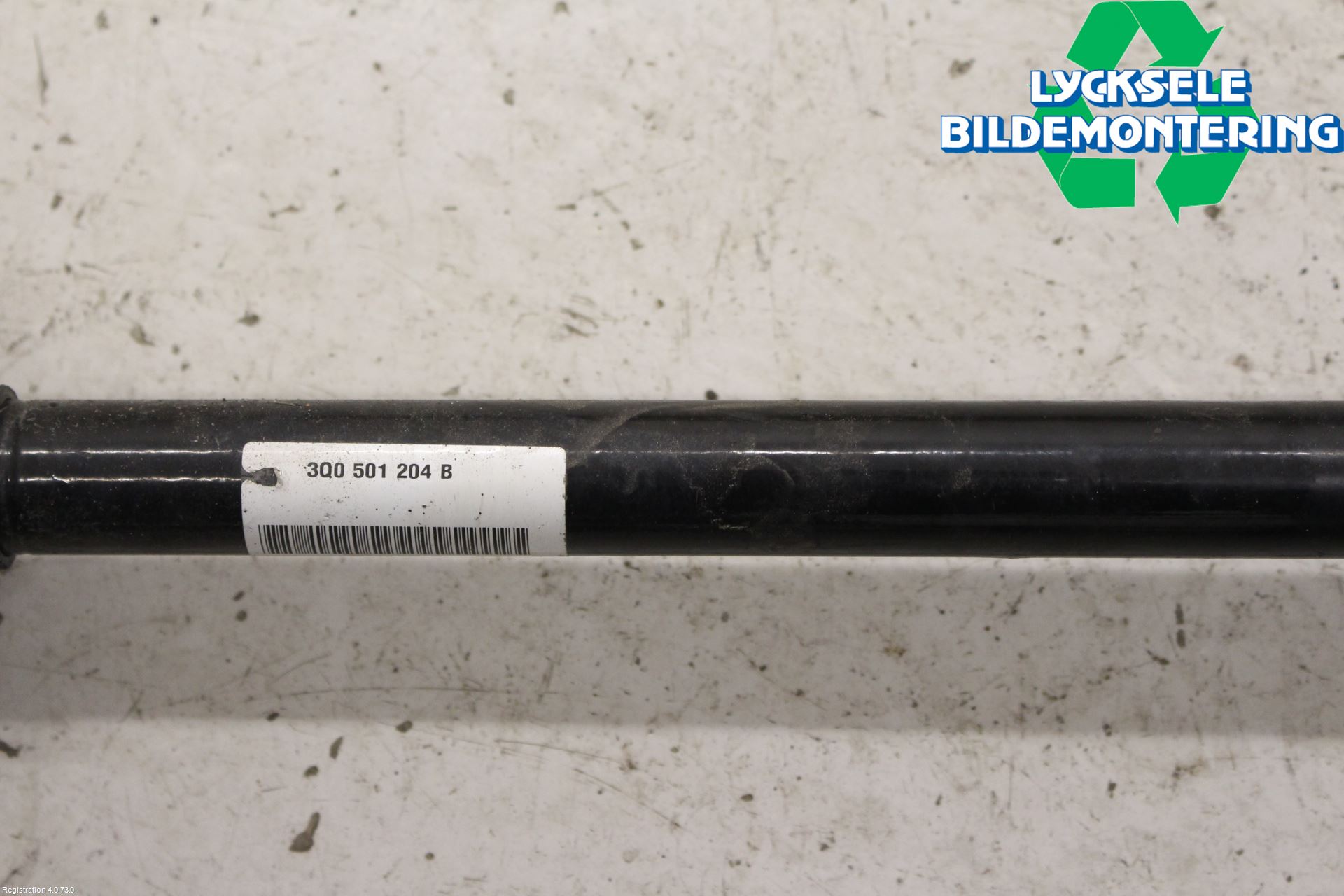 Volkswagen VW PASSAT 15-19 Drivaxel Bak Höger