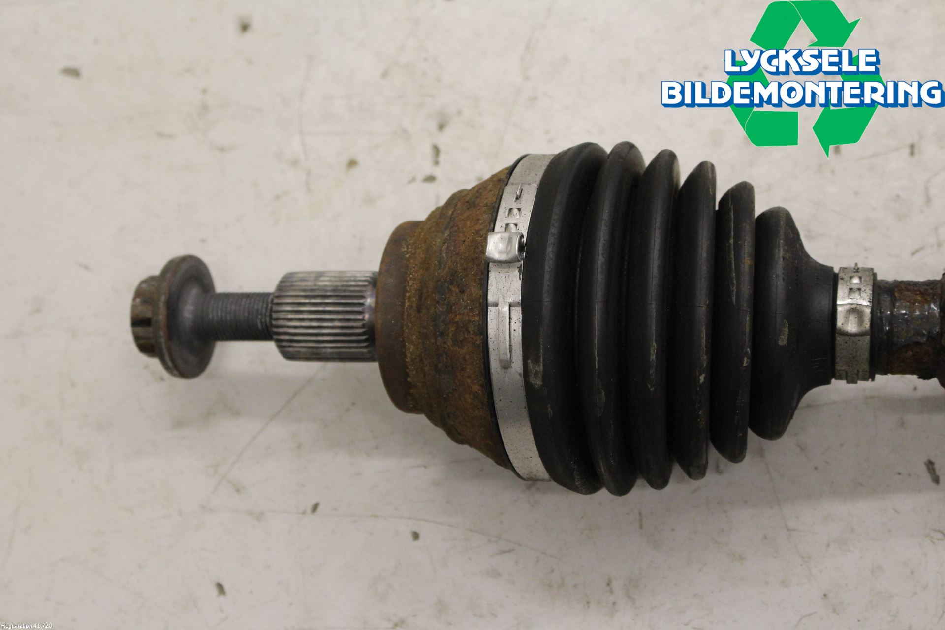 Volkswagen VW TOURAN 10-15 Drivaxel Fram Höger