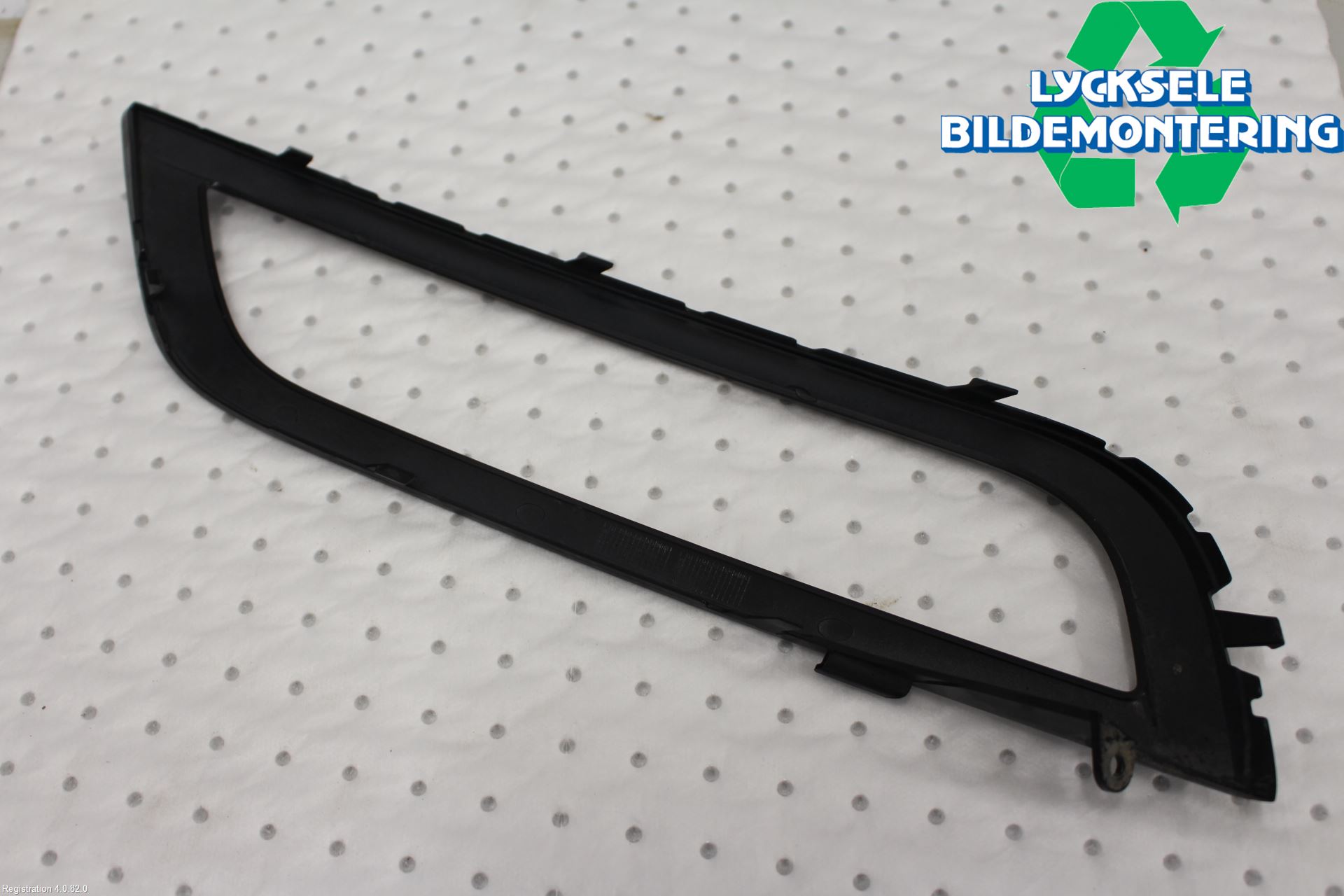 Volkswagen VW PASSAT 11-14 Dimljussarg Fram