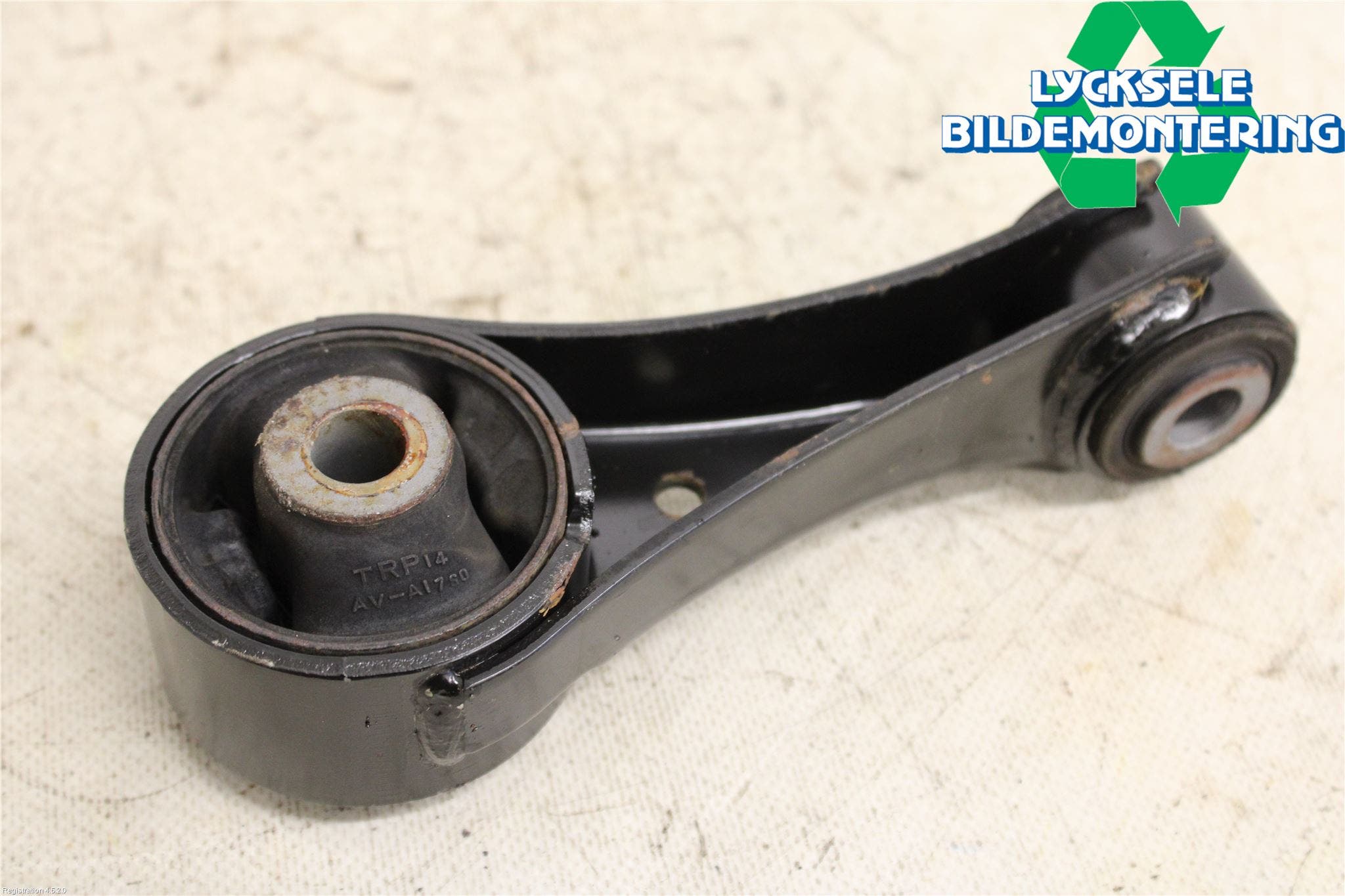 Toyota YARIS XP130 15-20 Motorfäste