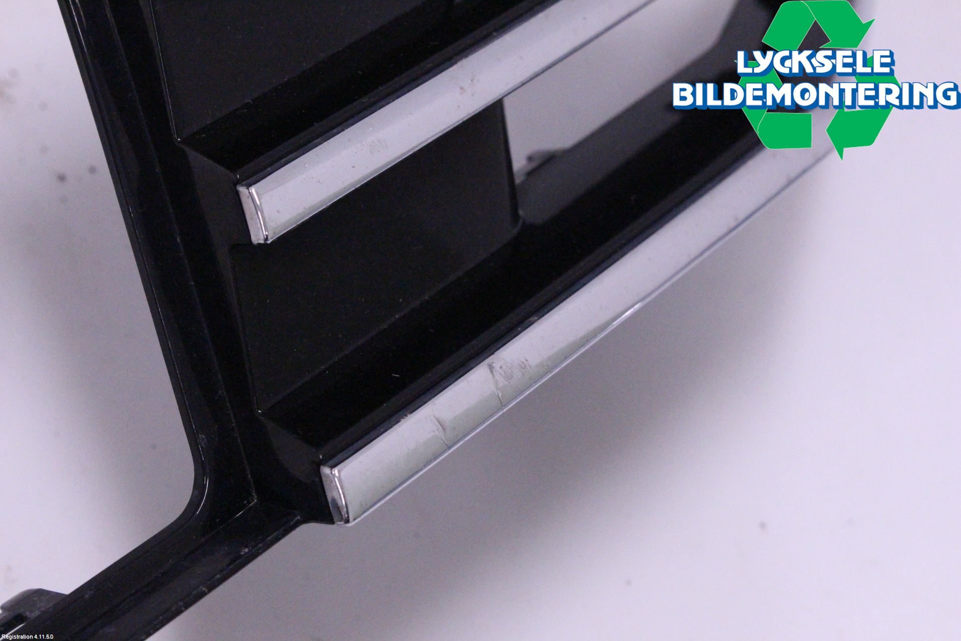 Volkswagen VW PASSAT 15-19 Grill Komp