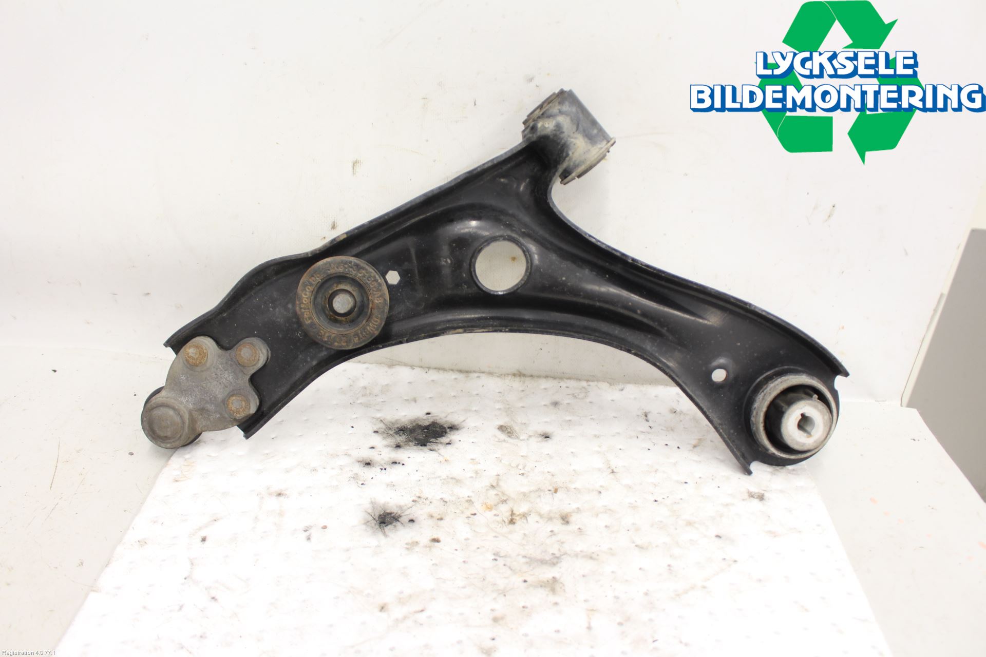 Ford FOCUS 19- Bärarm Fram Undre Hö