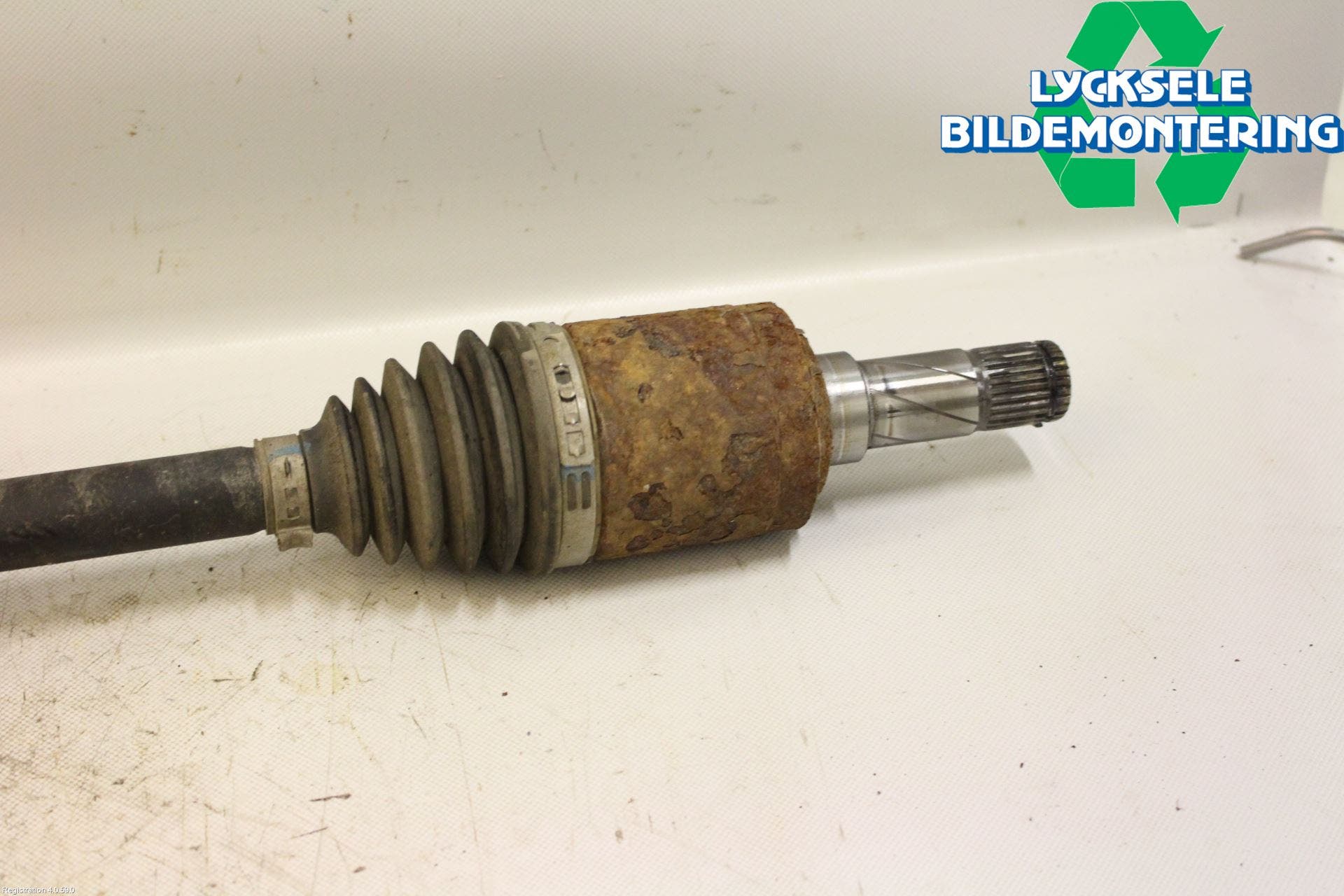 Ford KUGA 08-12 Drivaxel Bak Vänster