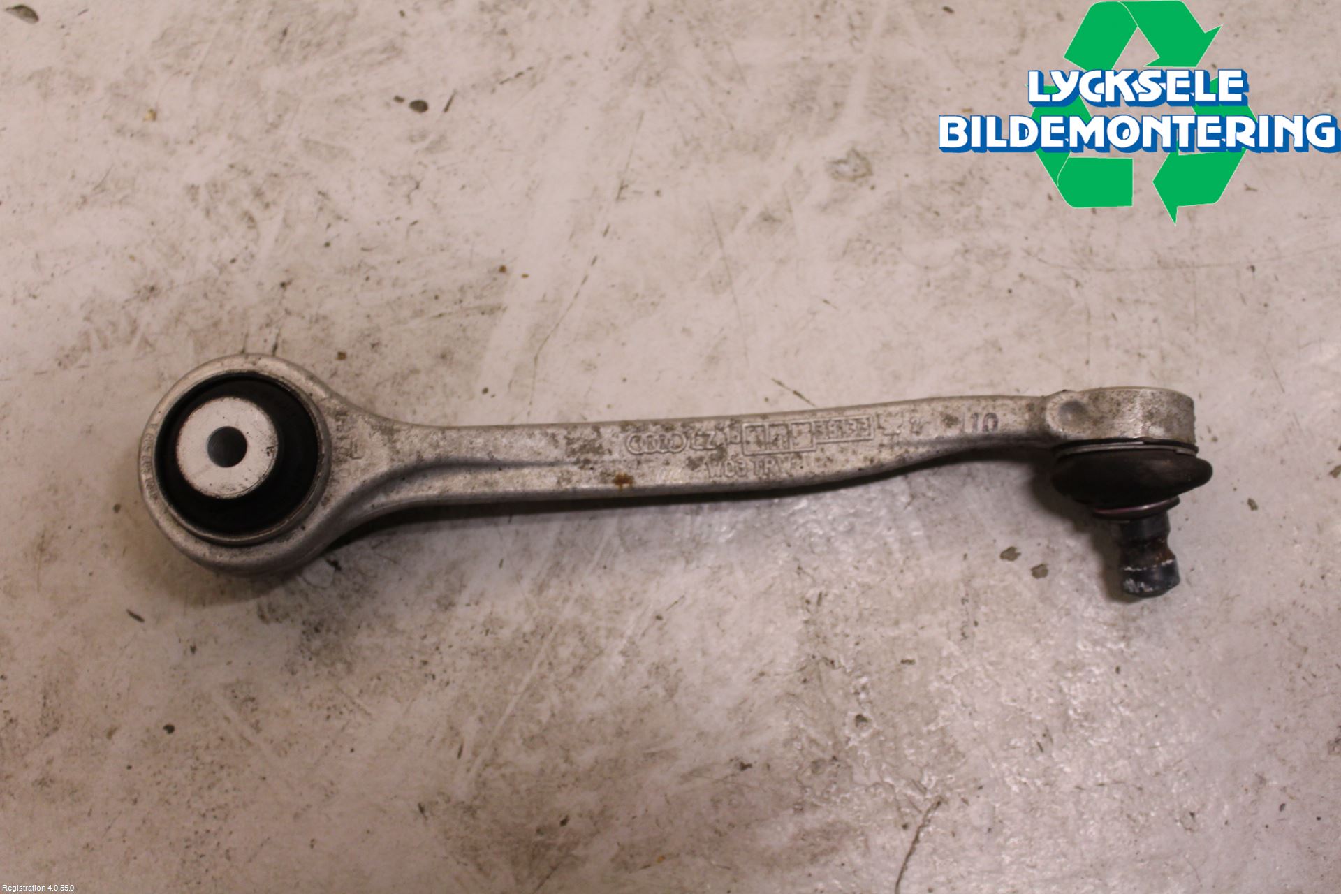 Audi A4/S4 B9 16-19 Bärarm Fram Övre Vä