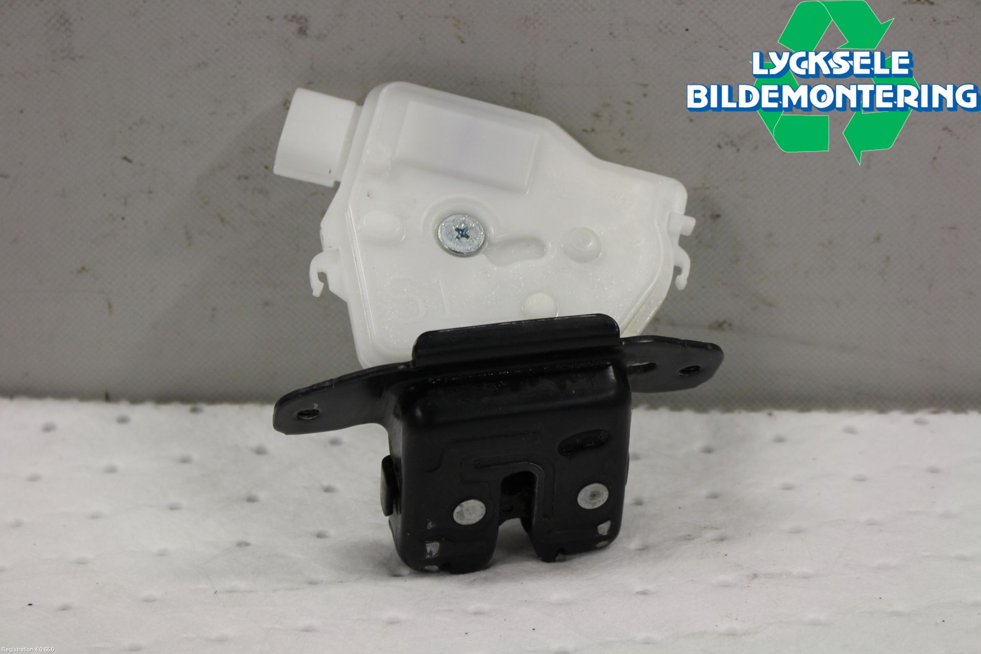 Toyota AURIS 13-19 Låskista Baklucka