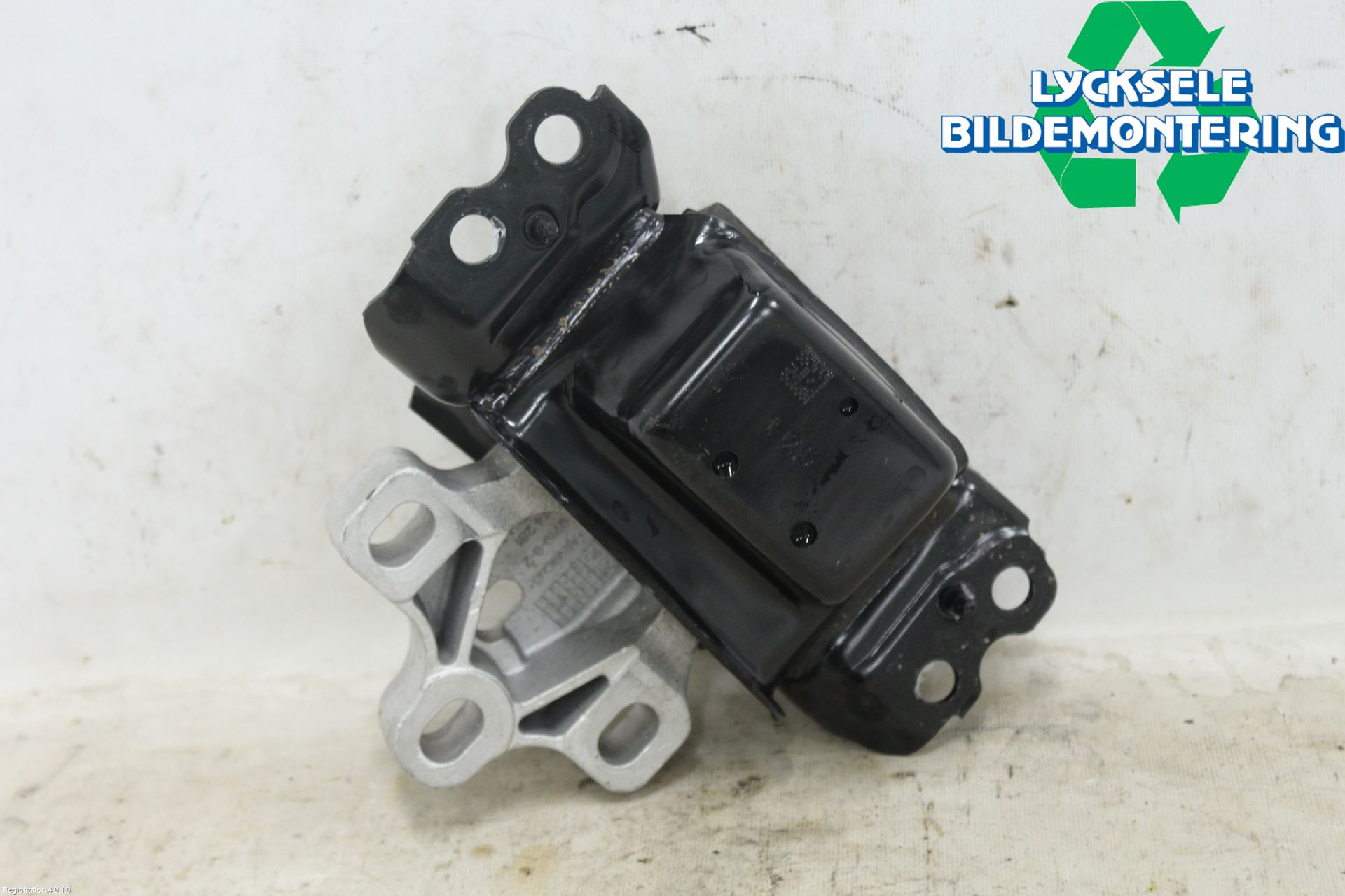 Audi Q3 F3 19- Växellådsfäste