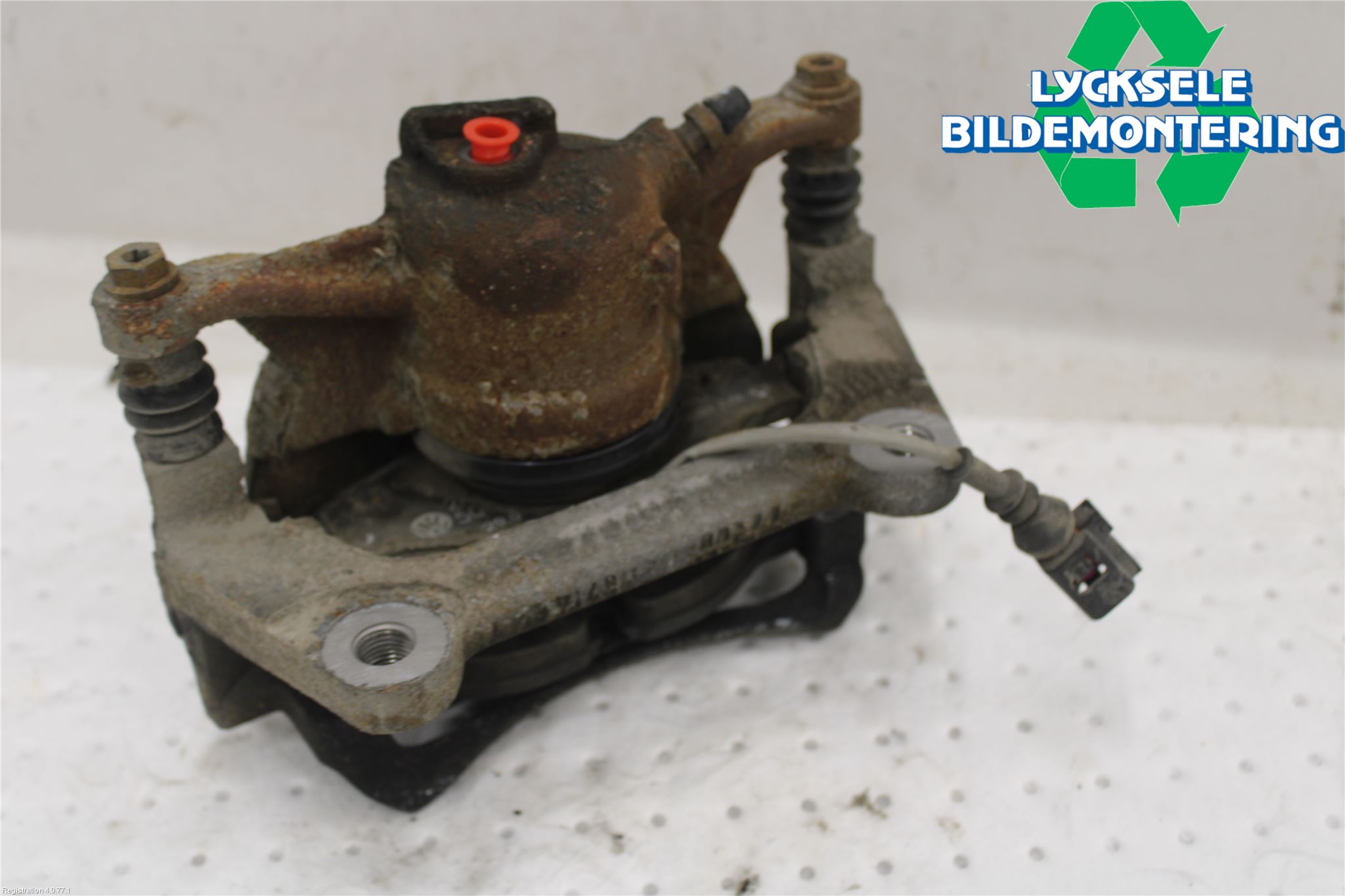 Volkswagen VW PASSAT 15-19 Bromsok Fram Höger