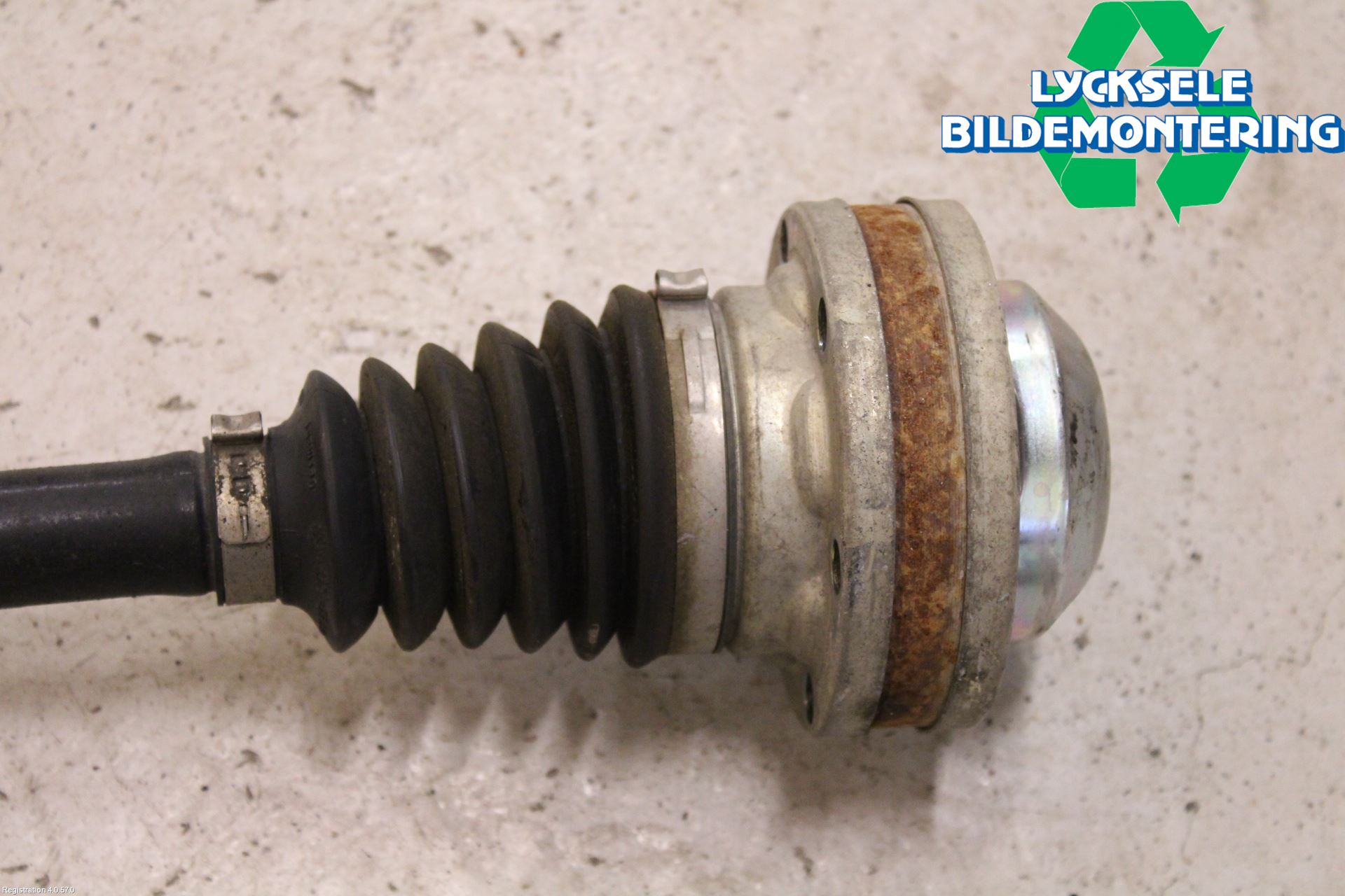 Volkswagen VW PASSAT 15-19 Drivaxel Fram Vänster
