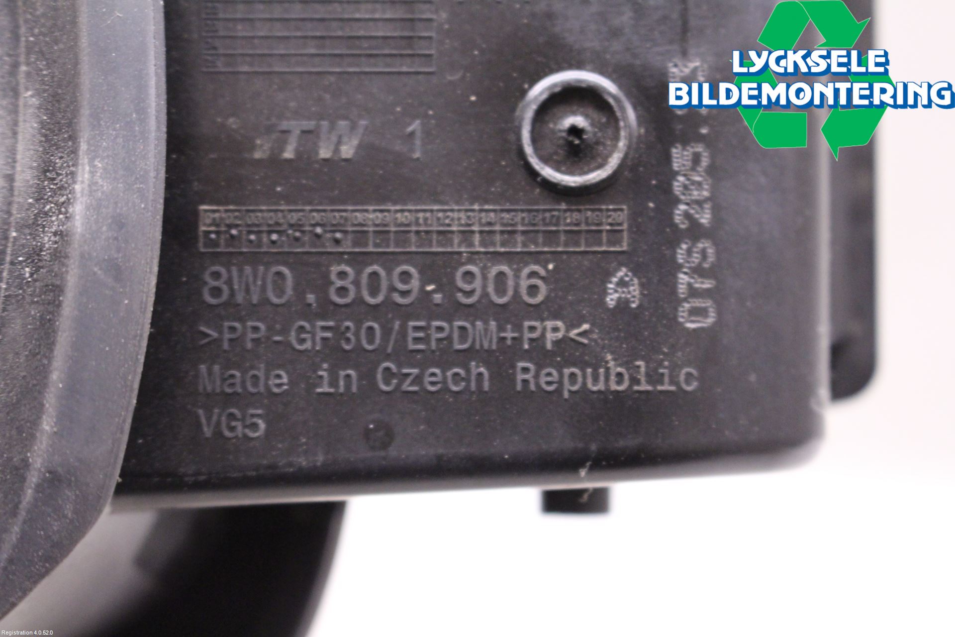 Audi A4/S4 B9 16-19 Tanklucka