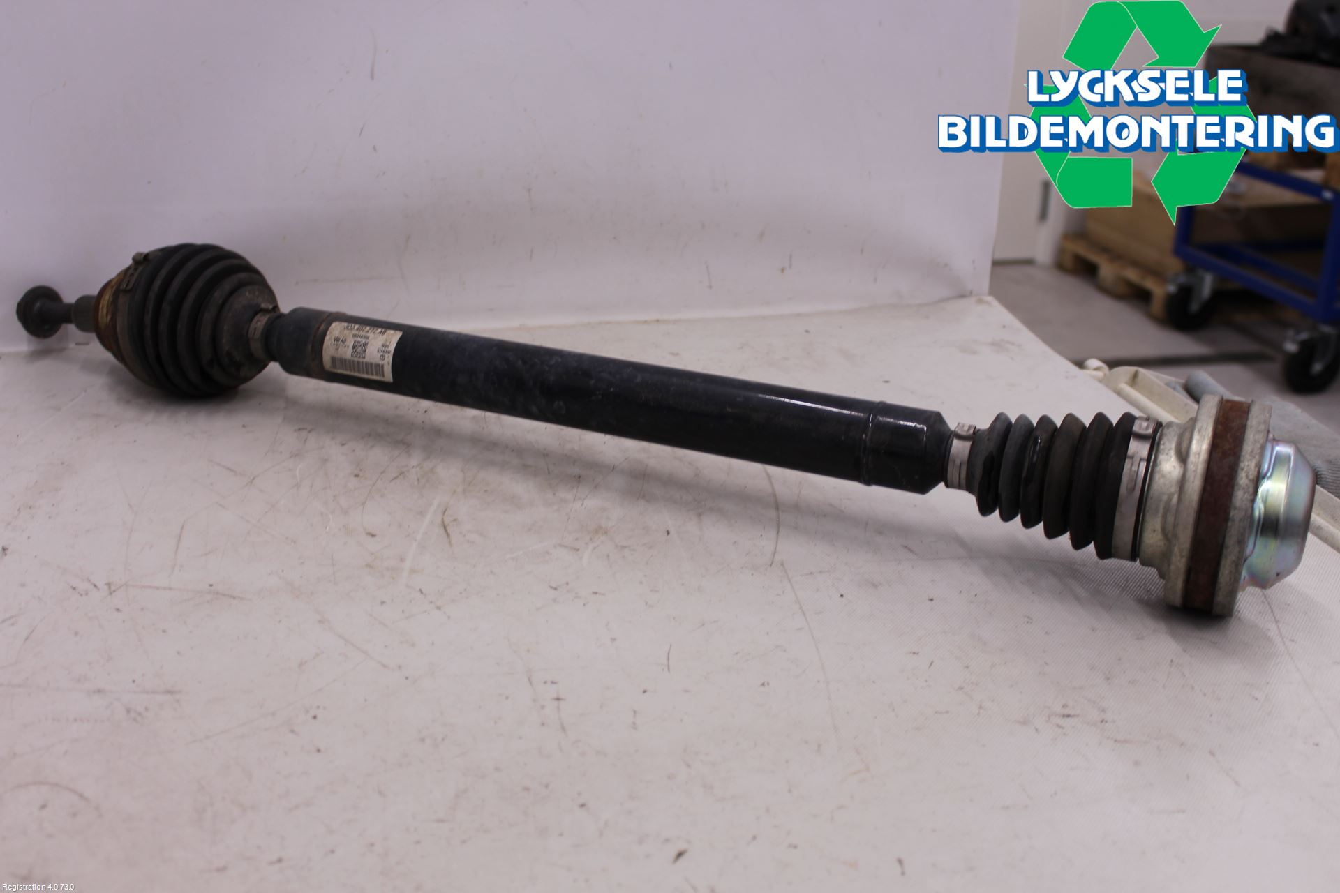 Volkswagen VW CADDY 16-20 Drivaxel Fram Höger