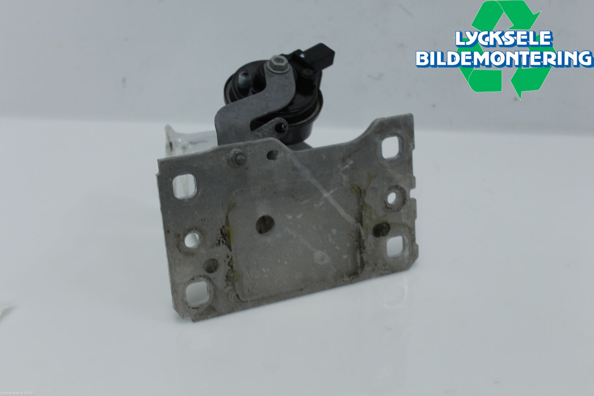 Audi A4/S4 B9 16-19 Stötfångarbärjärn Fram