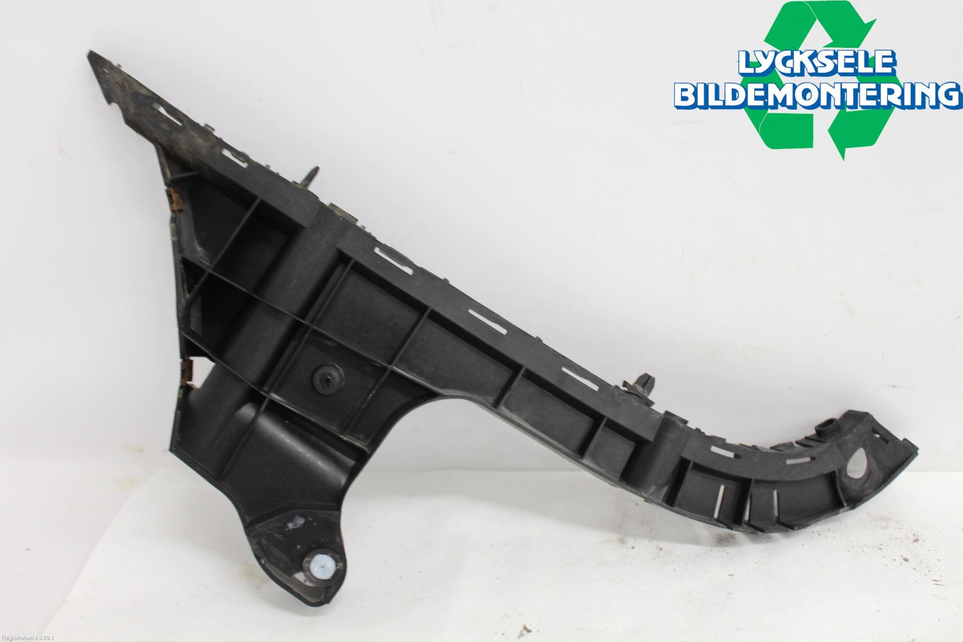Volvo V70 14-16 Stötfångarfäste Bak Hö