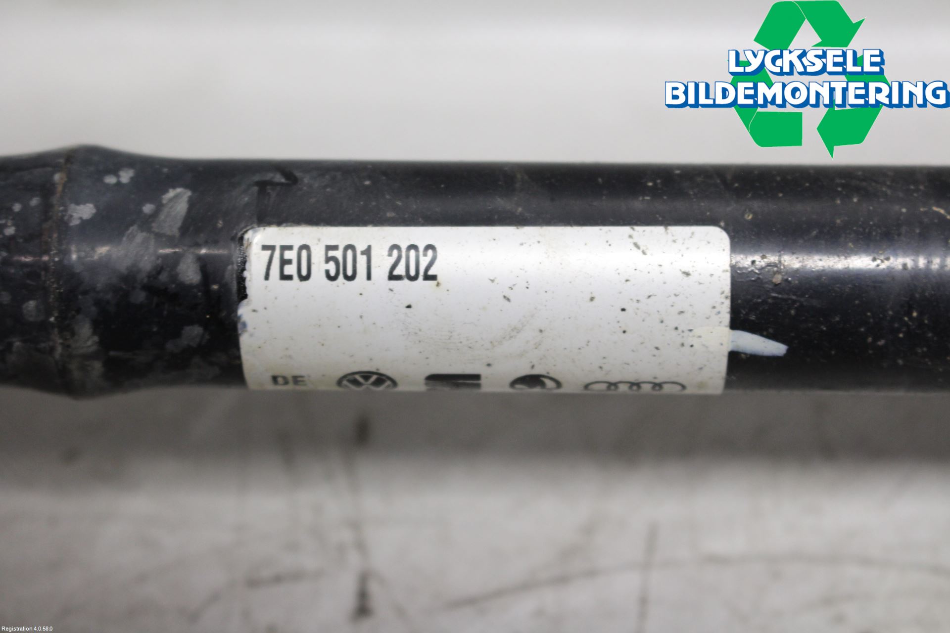 Volkswagen VW TRANSP/CARAVELLE (T5) 04-15 Drivaxel Bak Höger