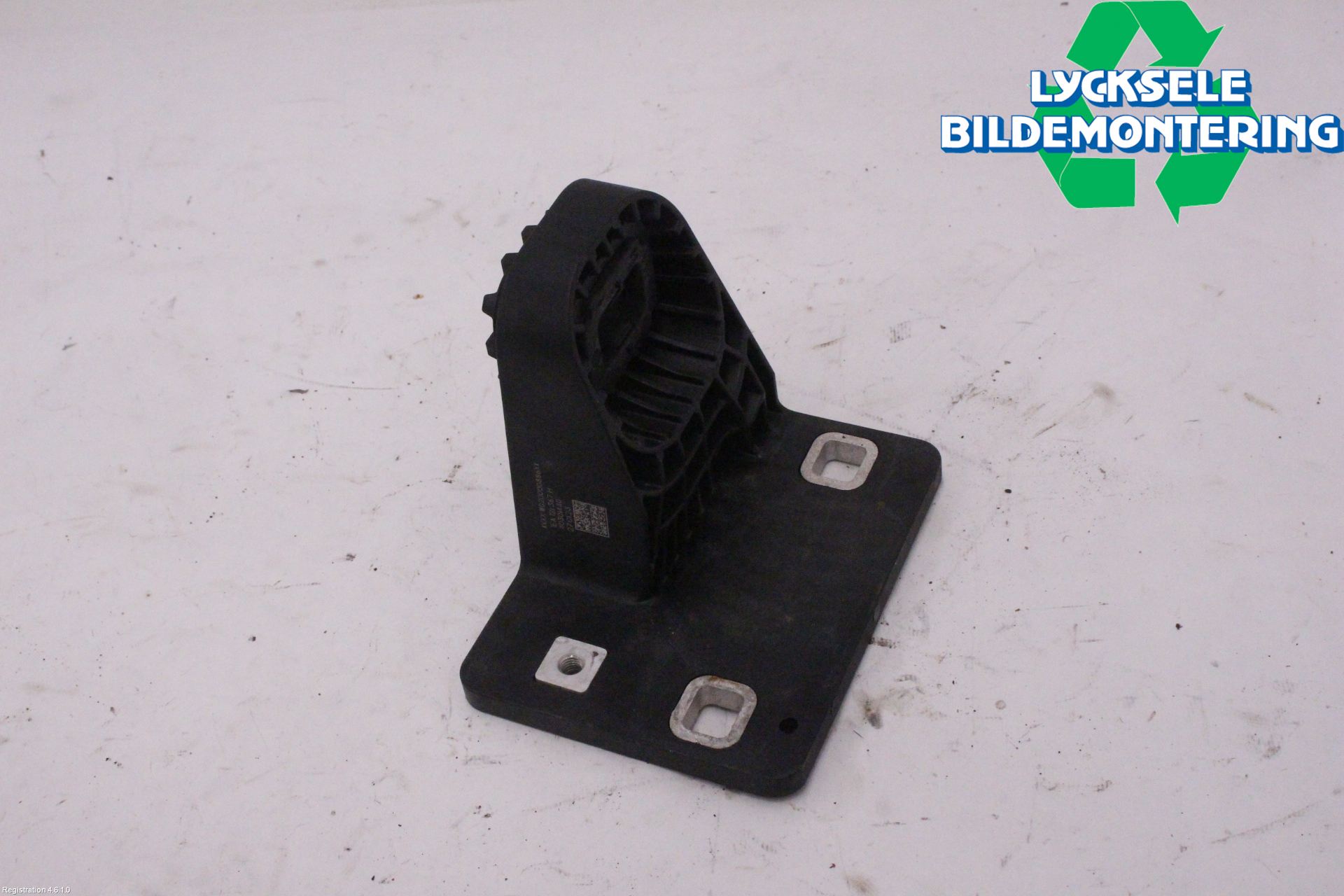 Volkswagen VW ID.4 21- Kylarfäste-Ram-Balk