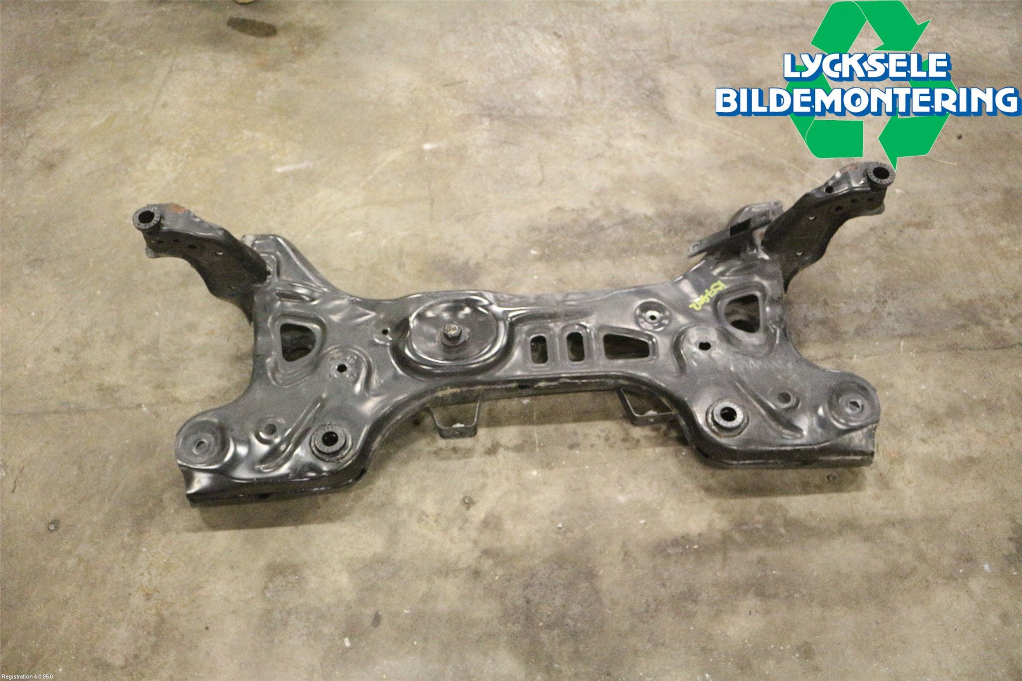 Volkswagen VW T-CROSS 19- Framvagnsbalk