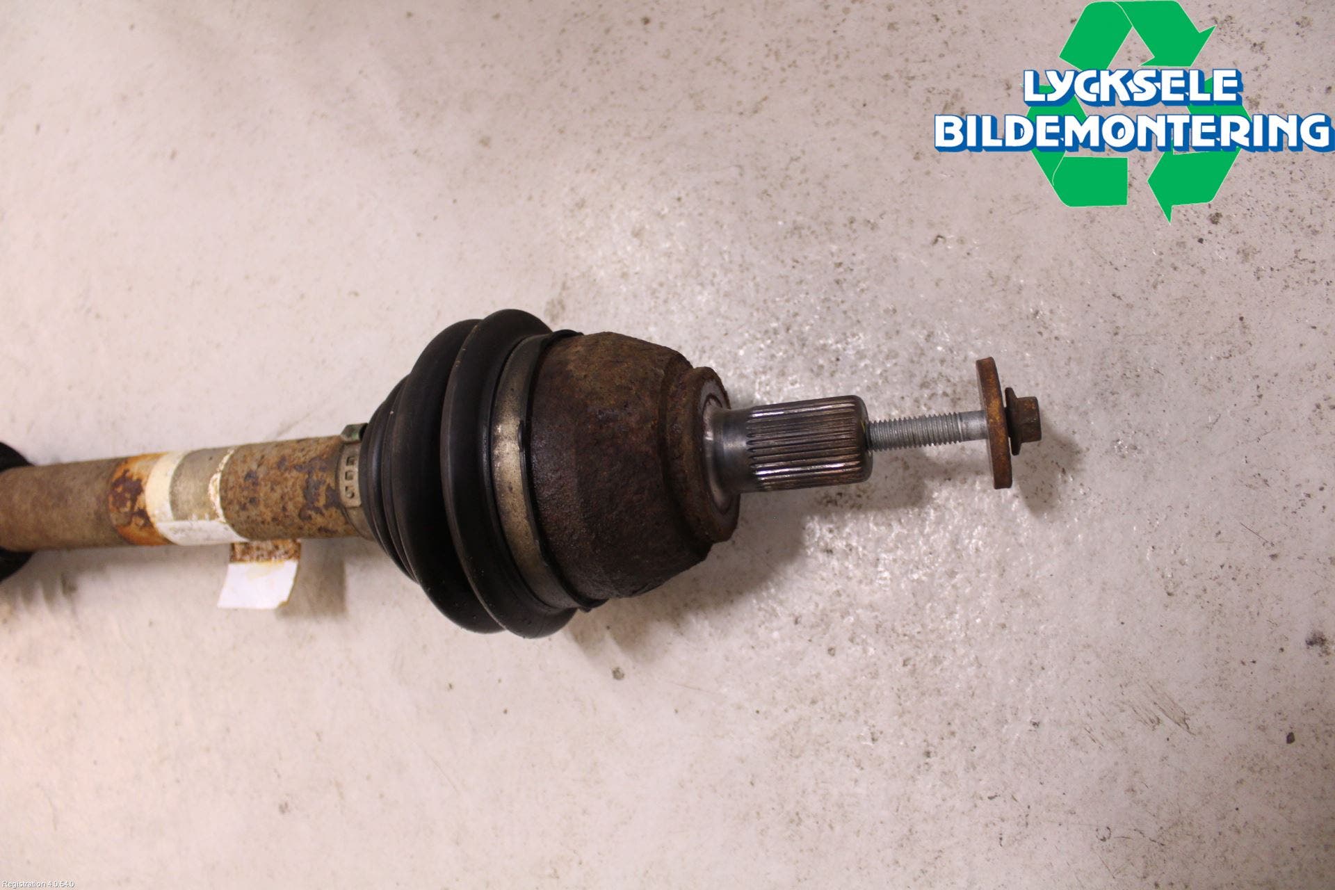 Ford FOCUS 08-11 Drivaxel Fram Höger