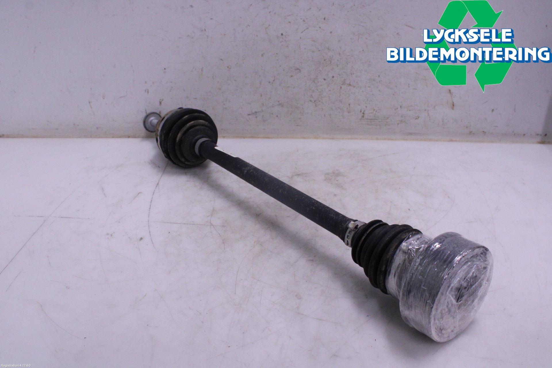 Volkswagen VW CADDY 21- Drivaxel Bak Vänster