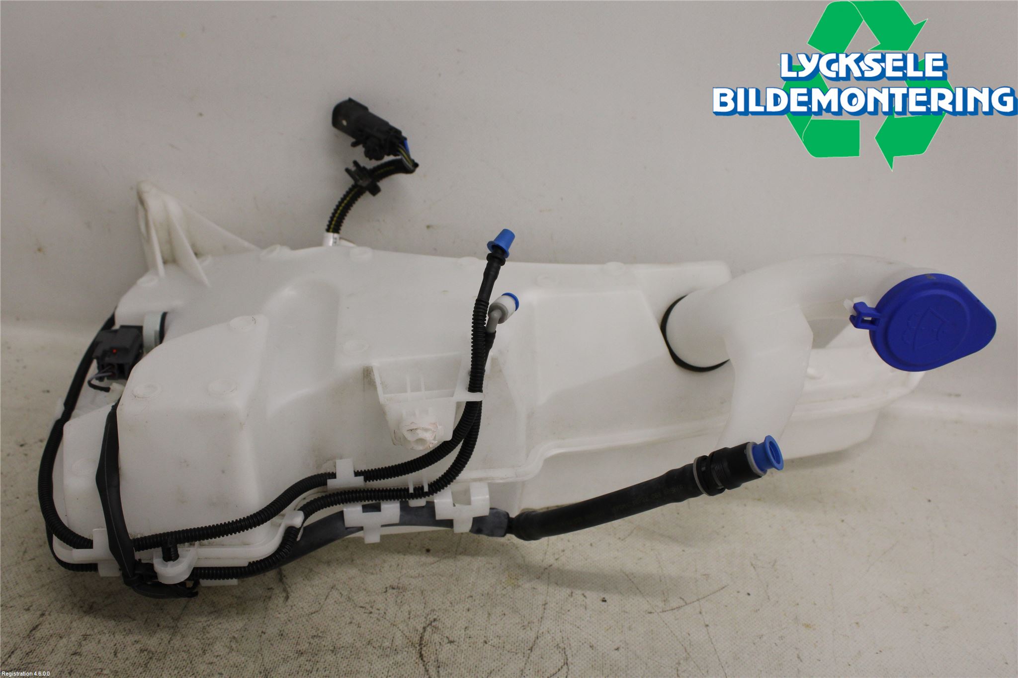 Ford KUGA/KUGA PHEZ/FHEV 20- Spolartank Vindruta-Strål