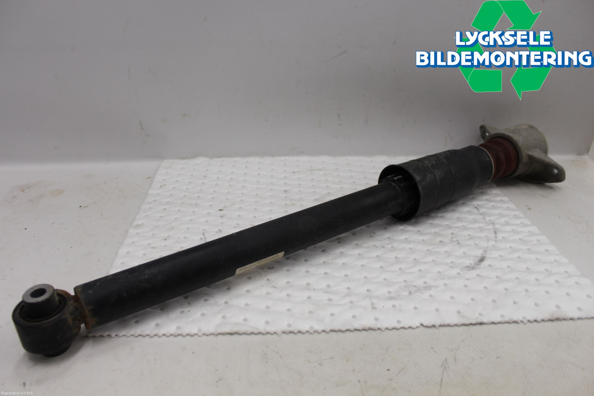 Audi A6 F2/C8 19- Stötdämpare Bak