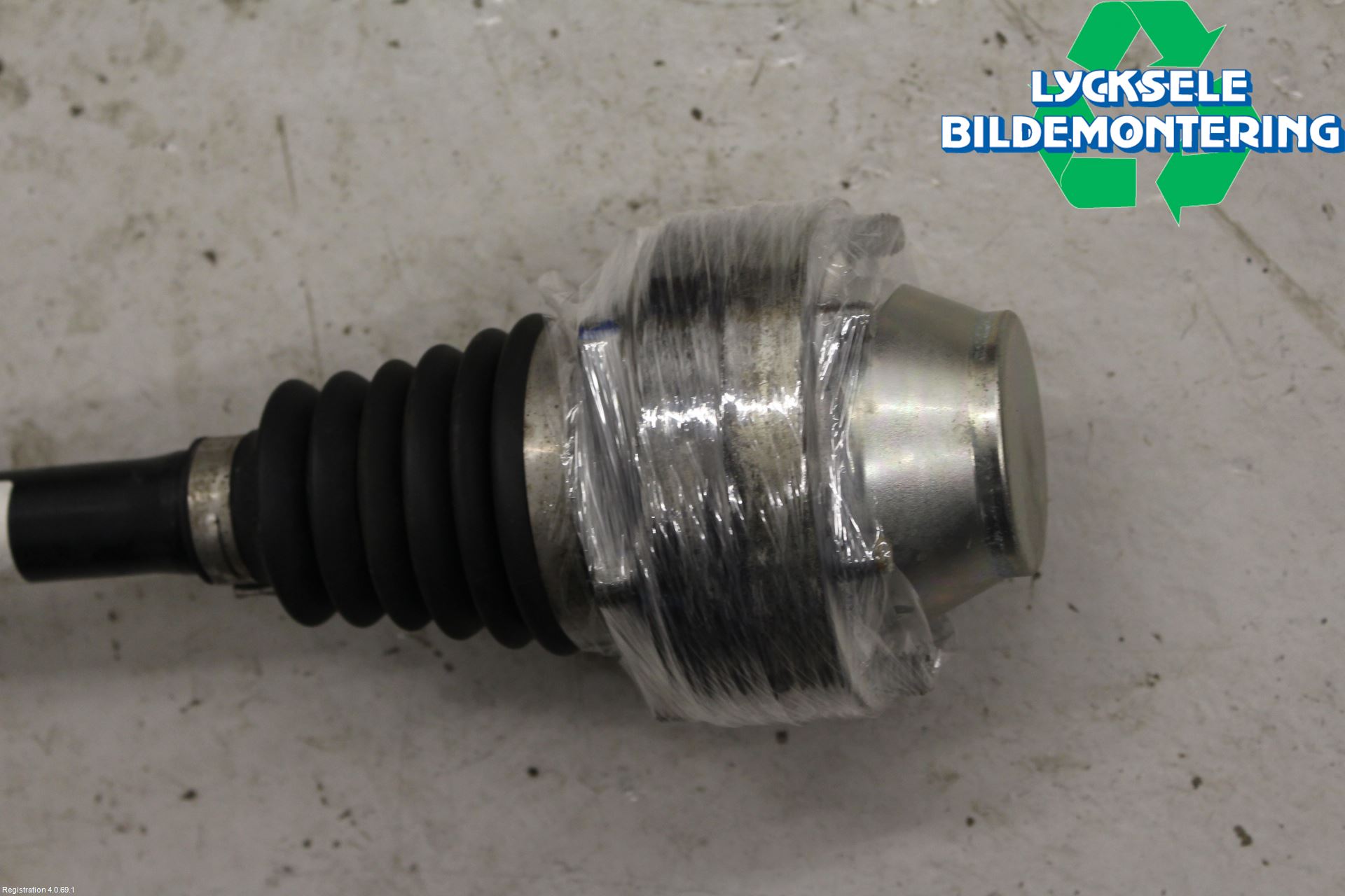 Volkswagen VW TOUAREG 7P 11-18 Drivaxel Fram Höger