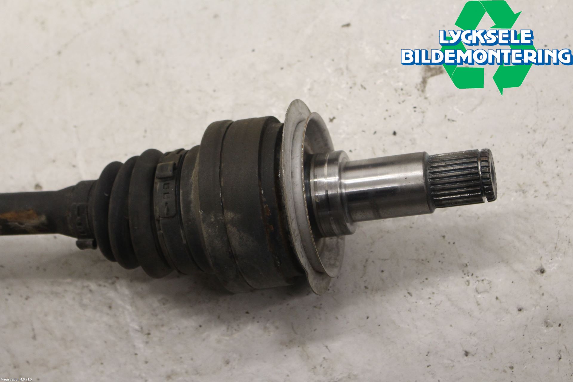 Mercedes-Benz MB C-KLASS (W205) 14-21 Drivaxel Bak Höger
