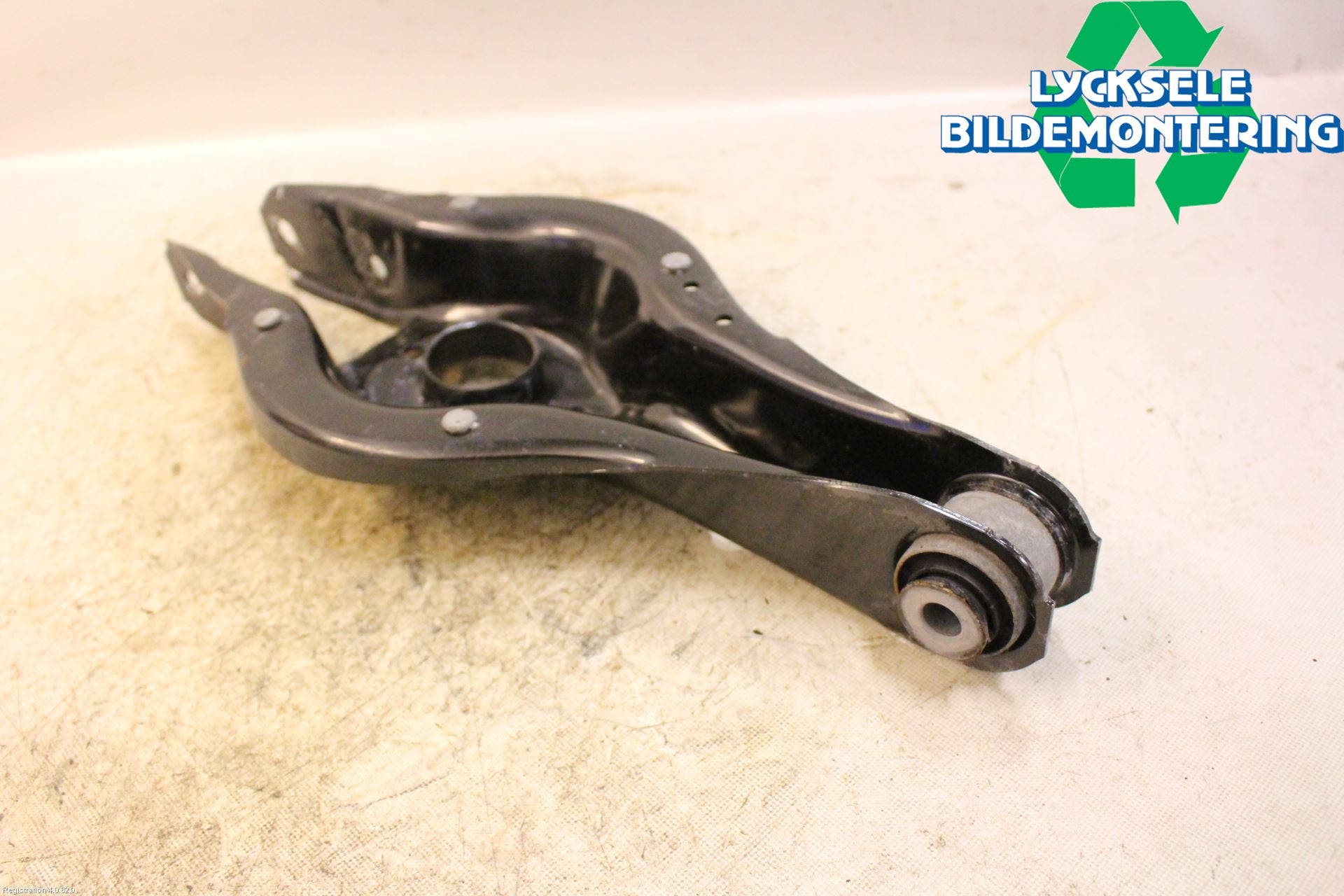 BMW 3 F30/F31/F80 12-19 Bärarm Bak Höger