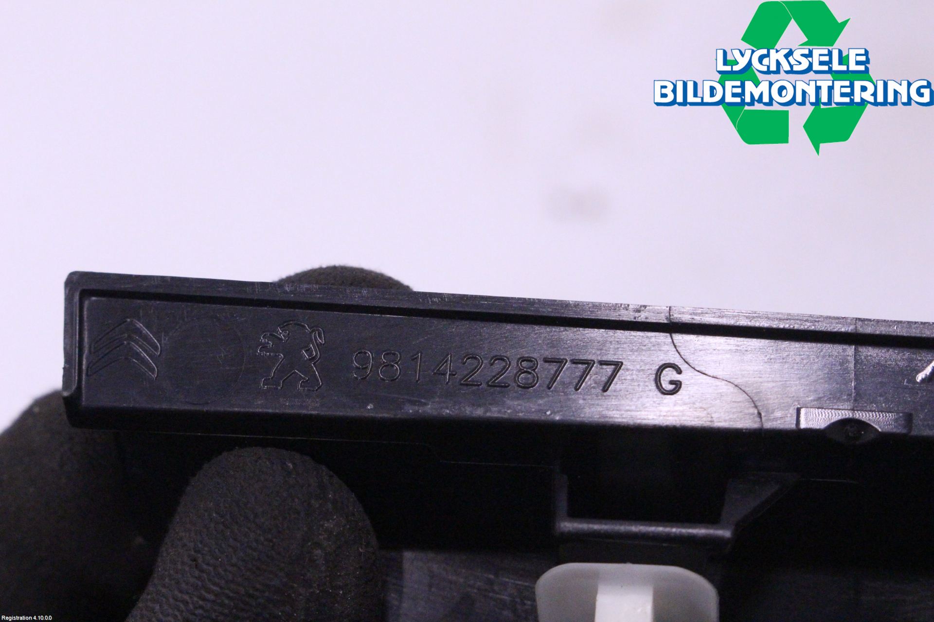 Peugeot 3008 17-24 List Framskärm Vä