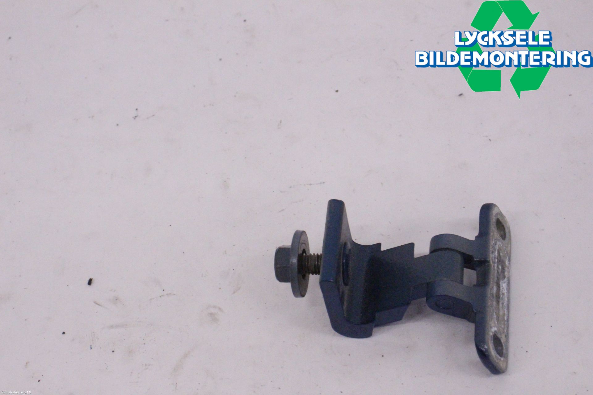 Skoda KODIAQ 17-24 Bakluckegångjärn Vä